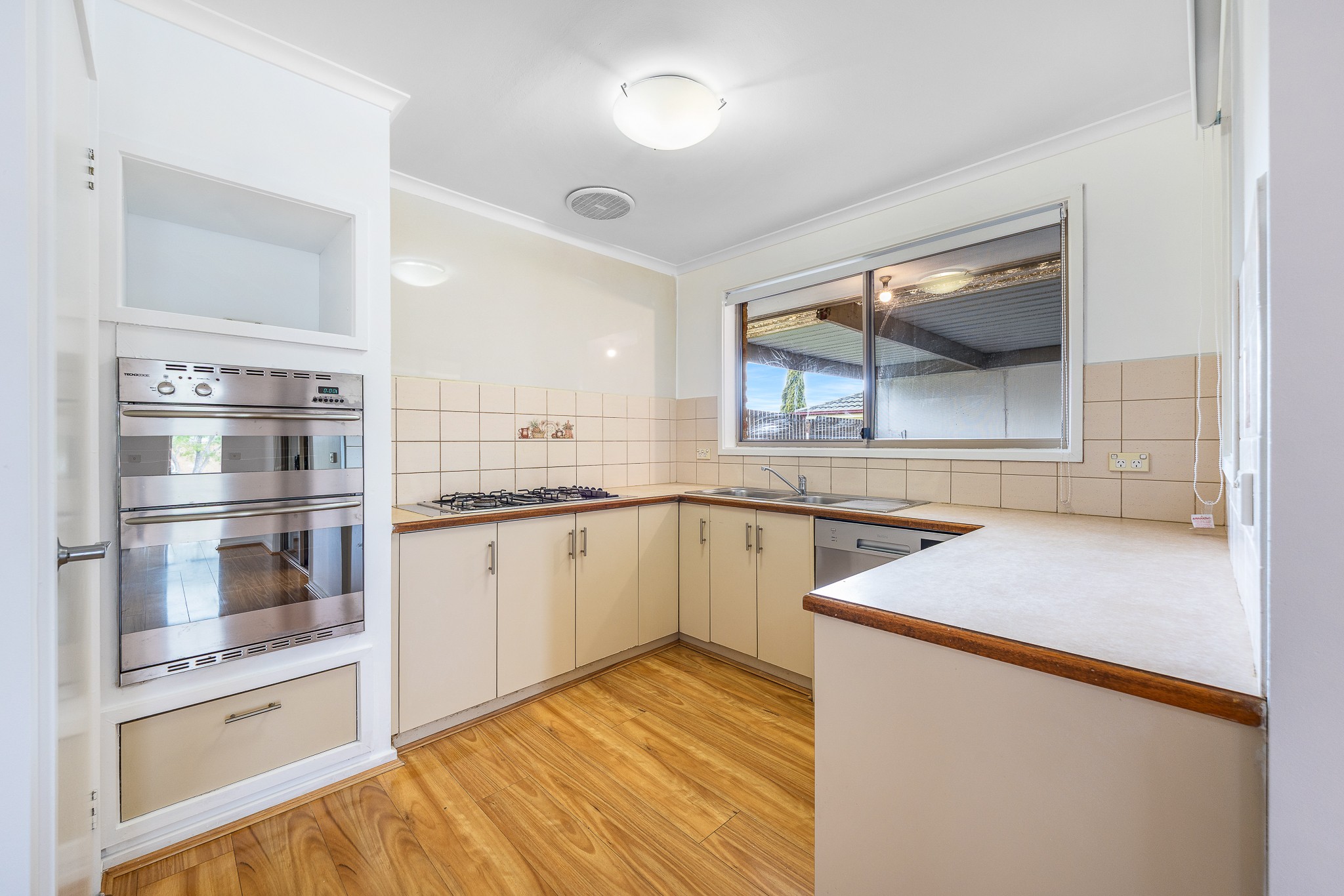 37 Godwin Crescent, Cranbourne North, VIC 3977