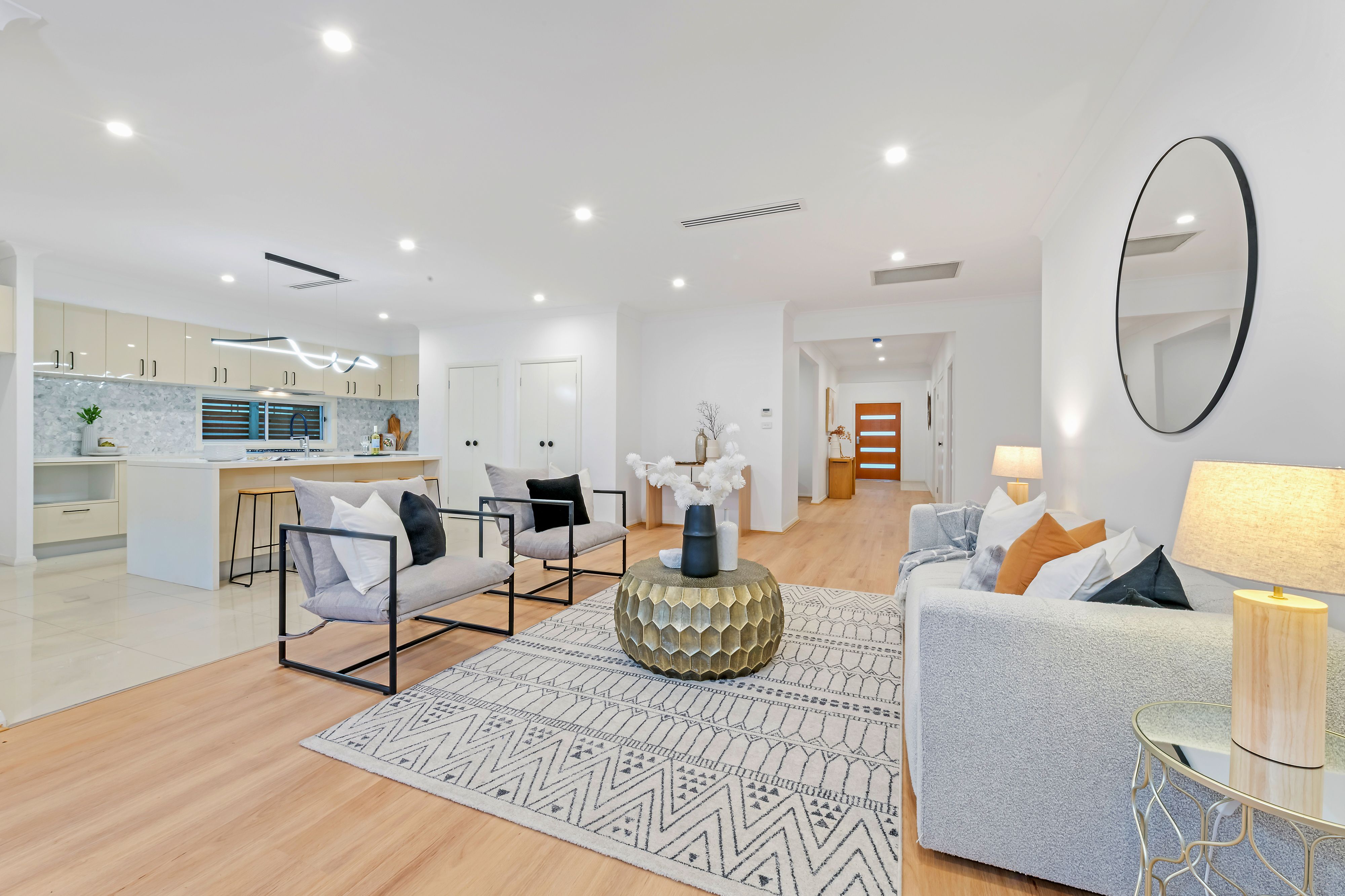 2 Oakhill Crescent — photo 4 of 15