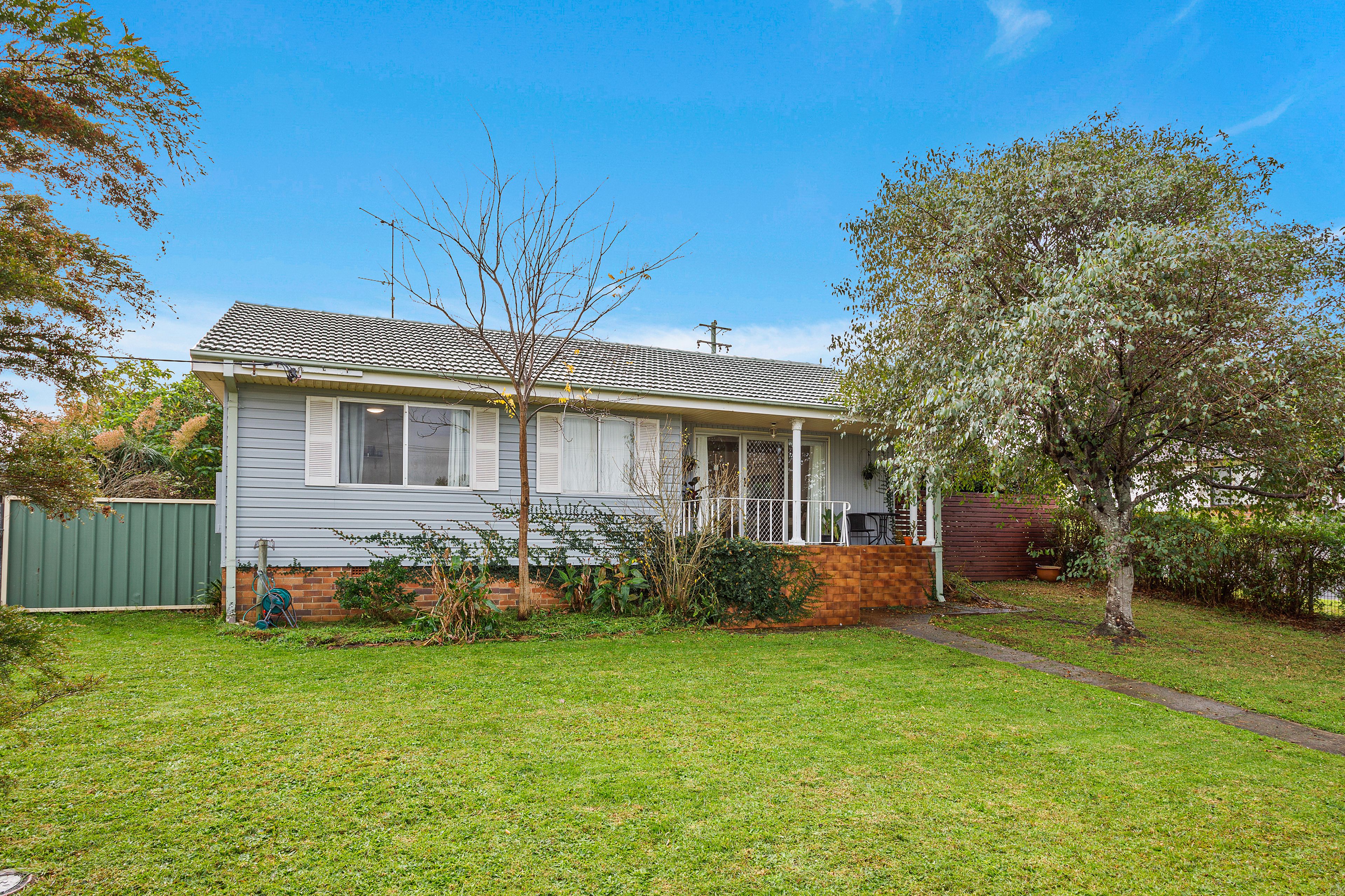 7 Albert Street, Lake Illawarra NSW 2528
