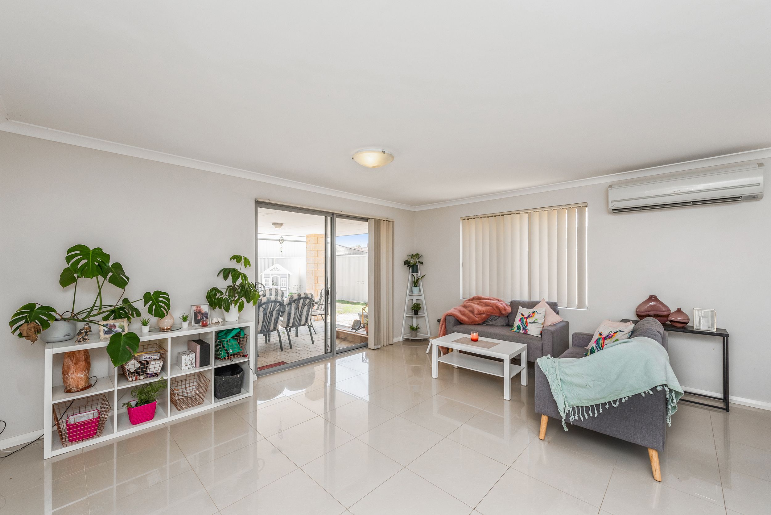 6 Arnside Bend, Waikiki, WA 6169