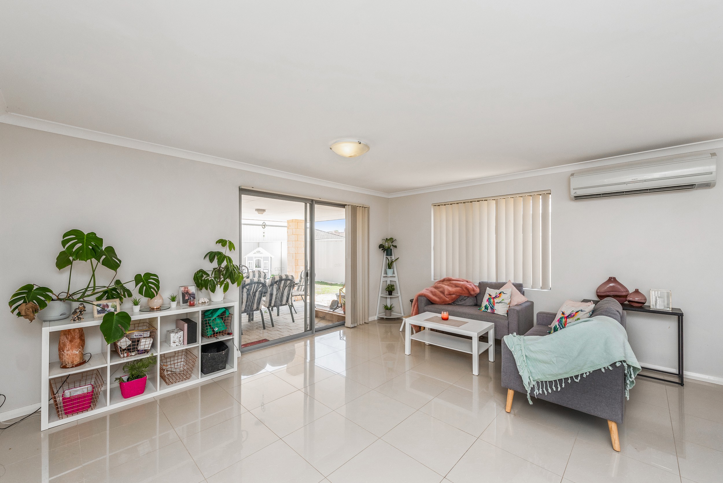 6 Arnside Bend, Waikiki, WA 6169
