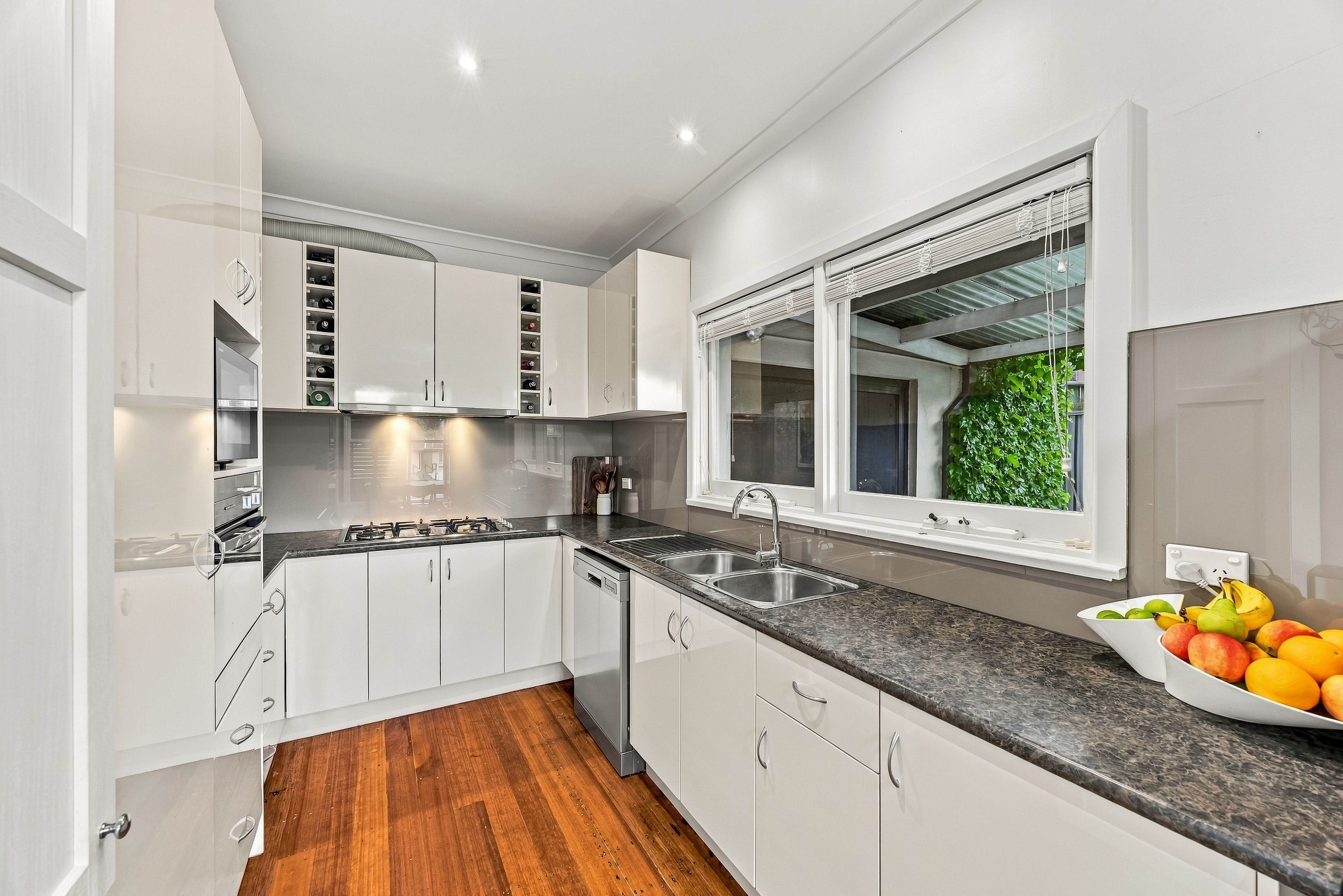 17 Duncan Avenue — photo 9 of 20