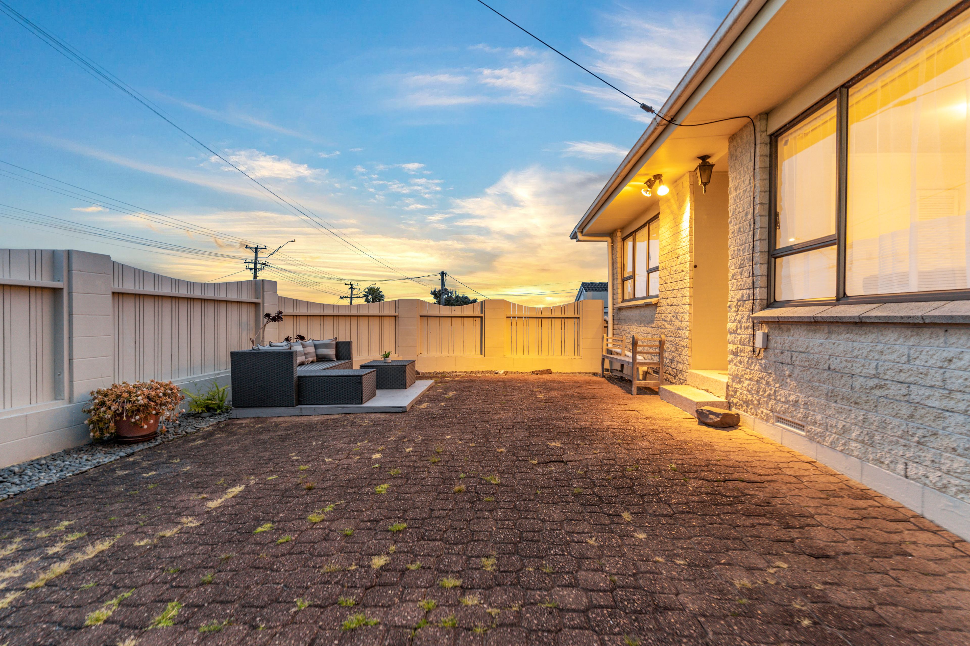 2/23 Target Road, Totara Vale, North Shore City