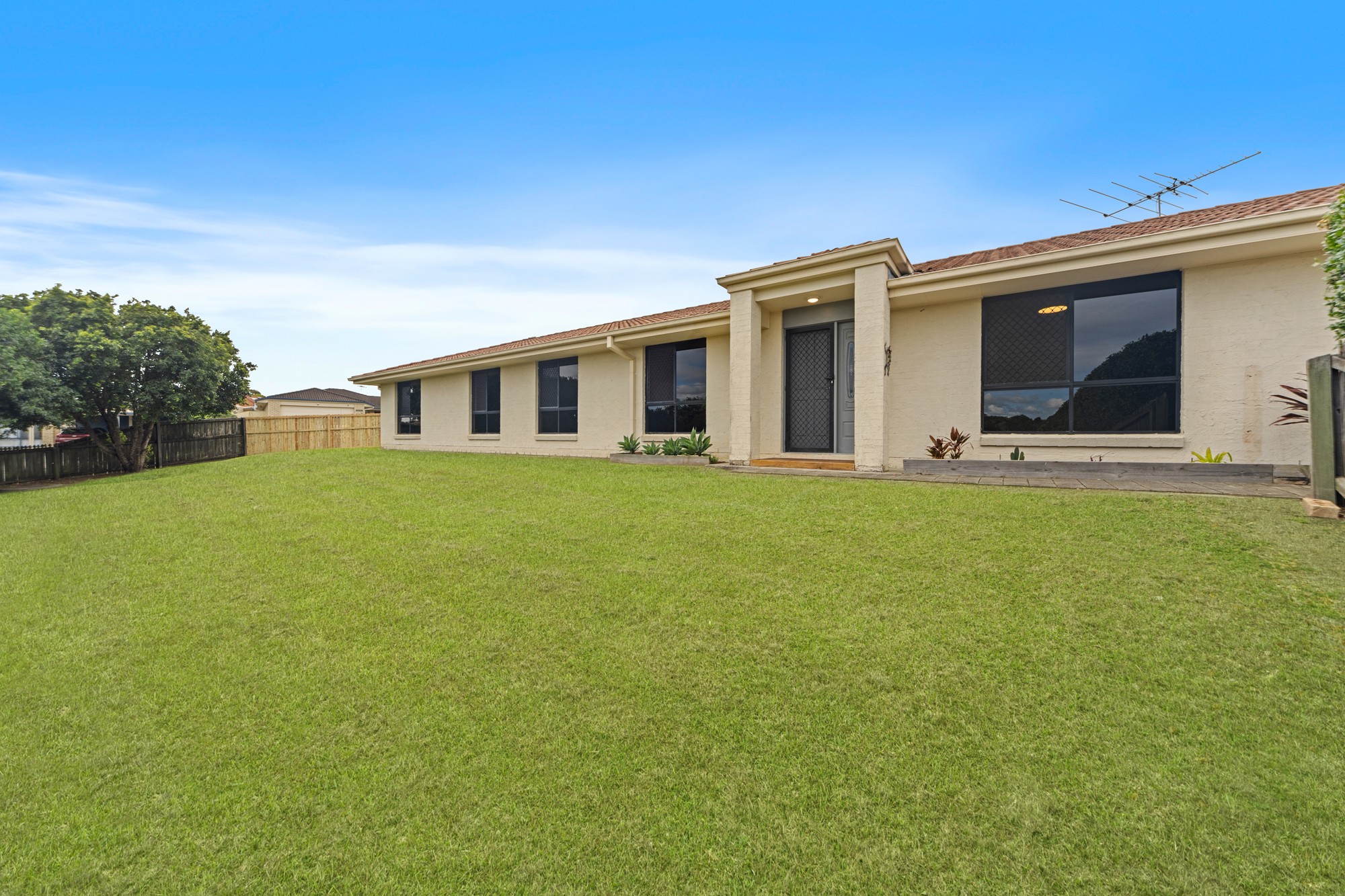 1 Natasha Court, Deception Bay, QLD 4508