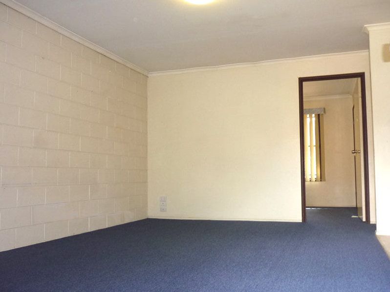 2/33 Clare Road, Kingston, QLD 4114