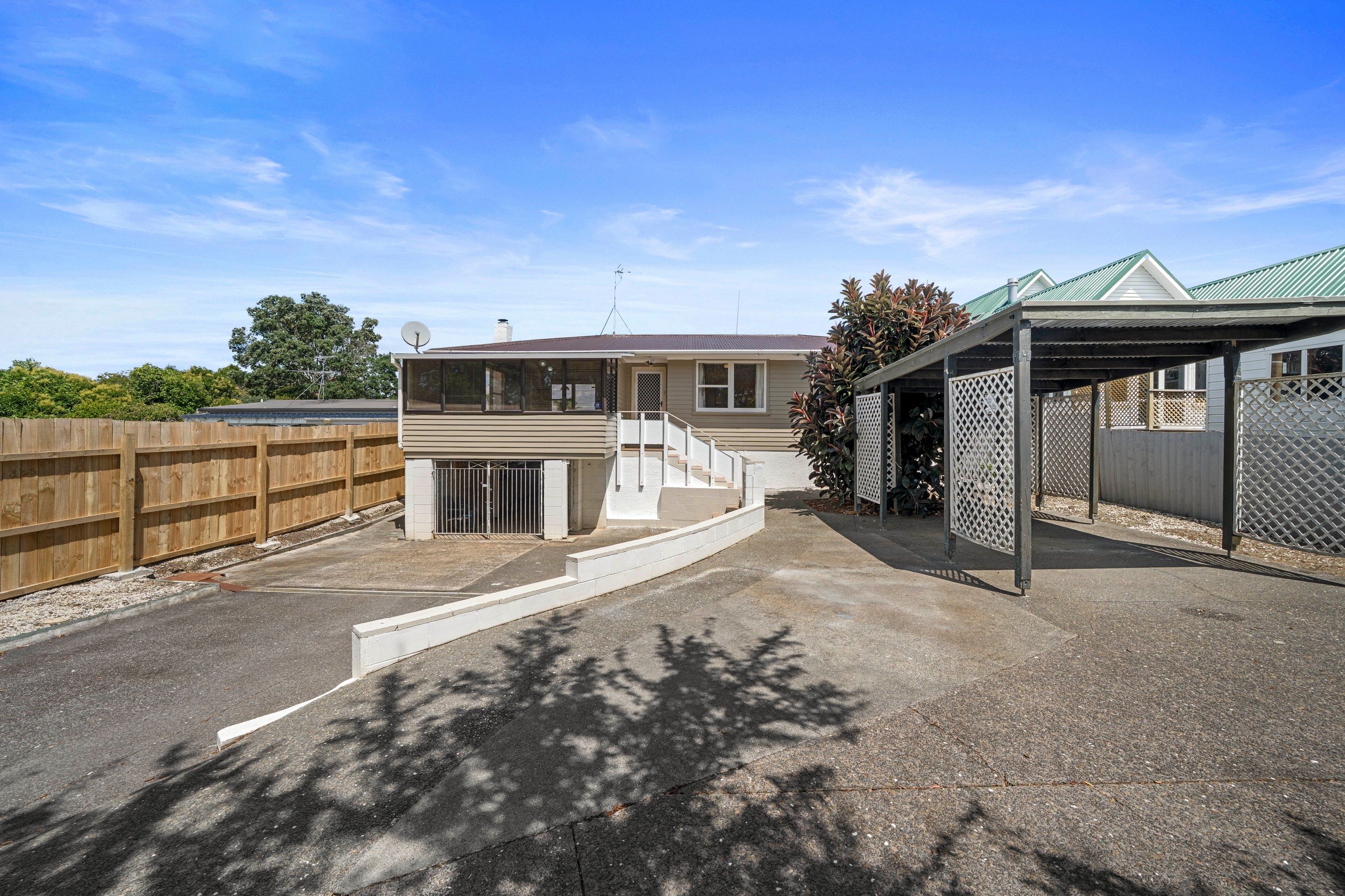 22 Mcinnes Road, Weymouth, Manukau City