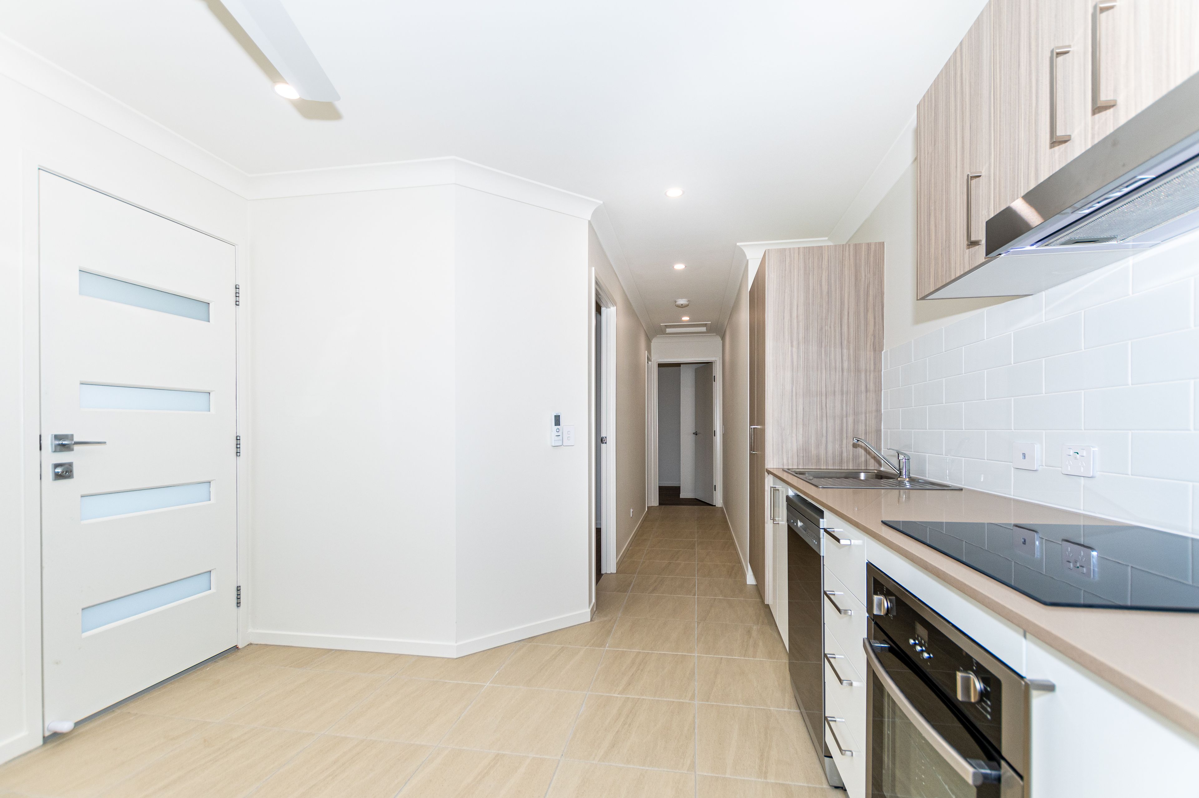 2/32 Grothe Street — photo 10 of 13