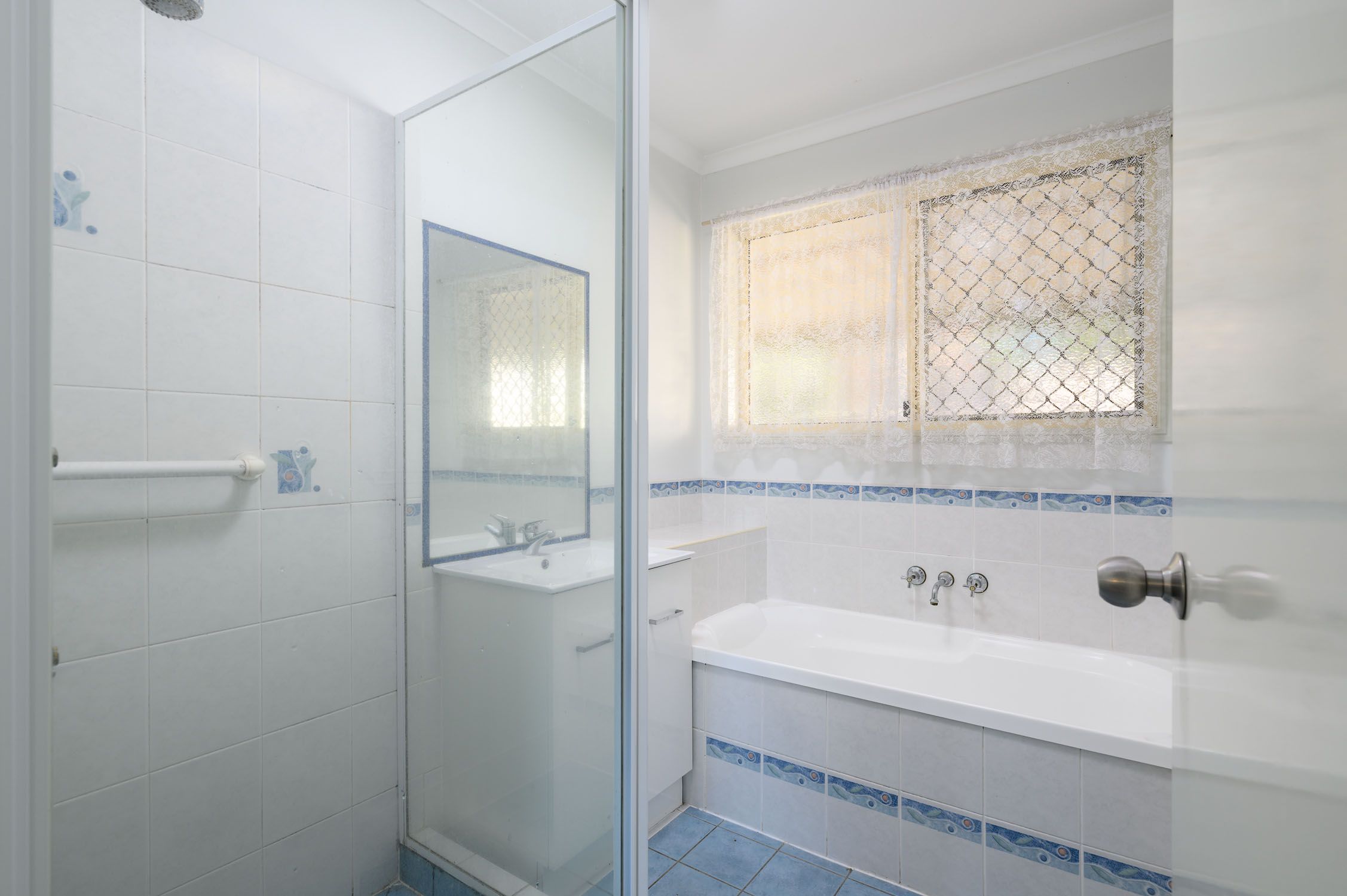 14 Venardos Drive — photo 5 of 15