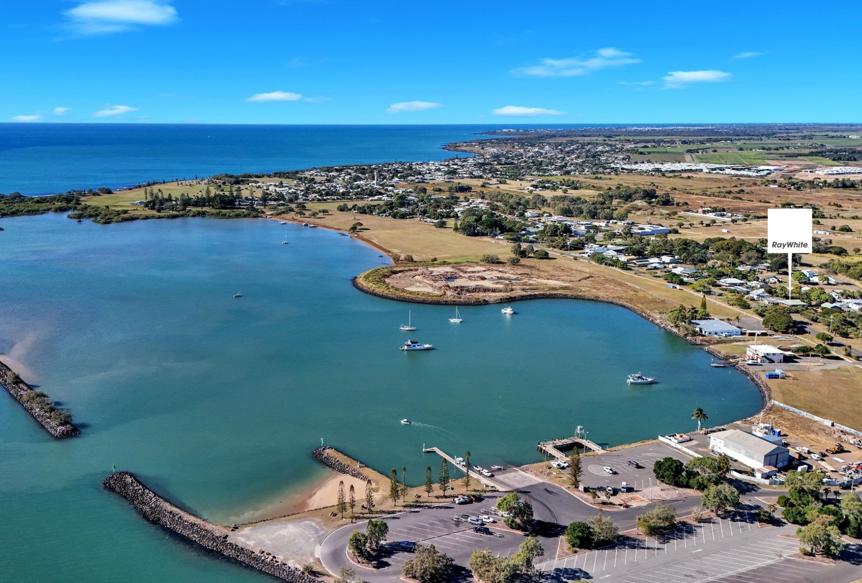 44 Harbour Esplanade, Burnett Heads, QLD 4670