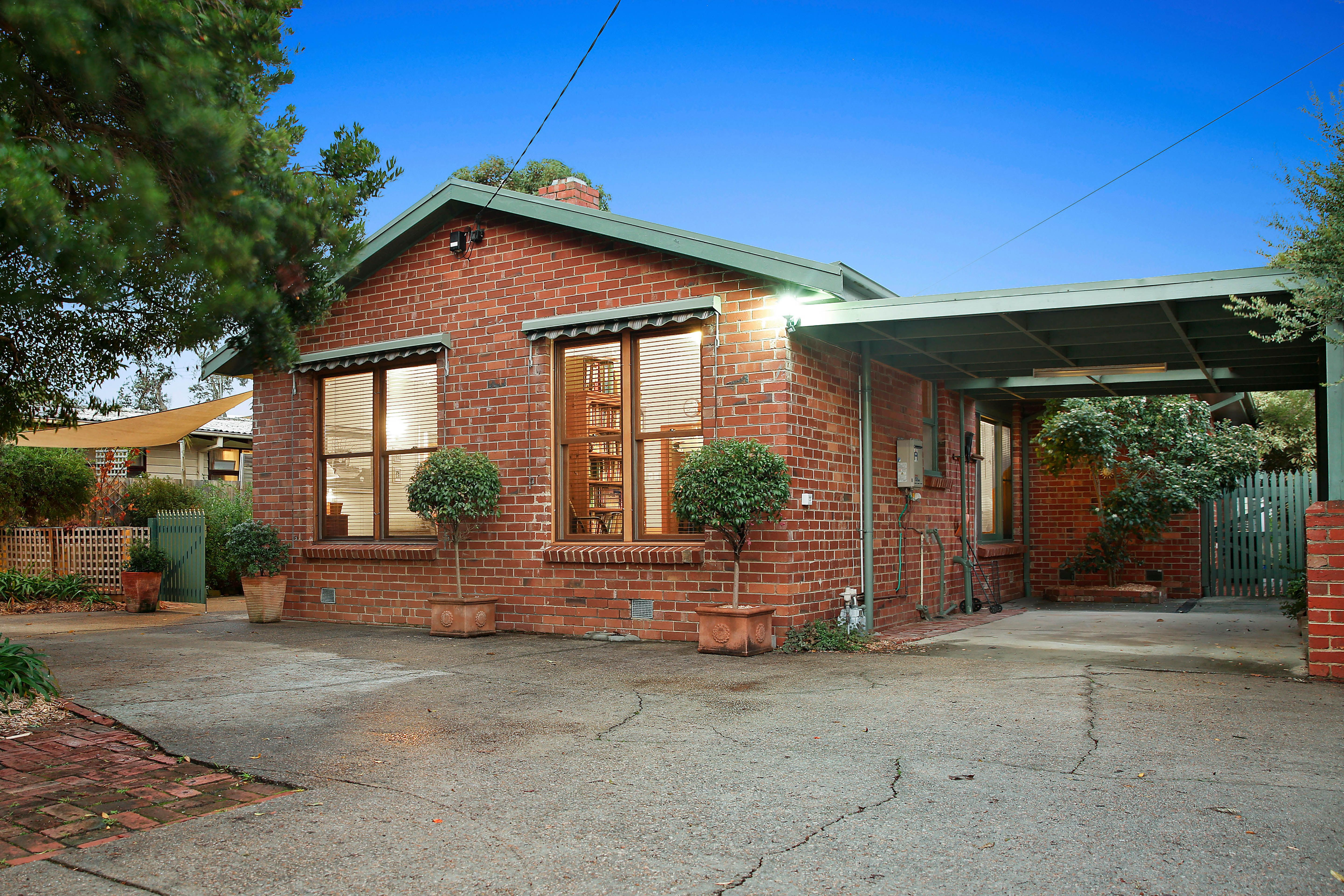 27 Kananook Avenue, Seaford, VIC 3198