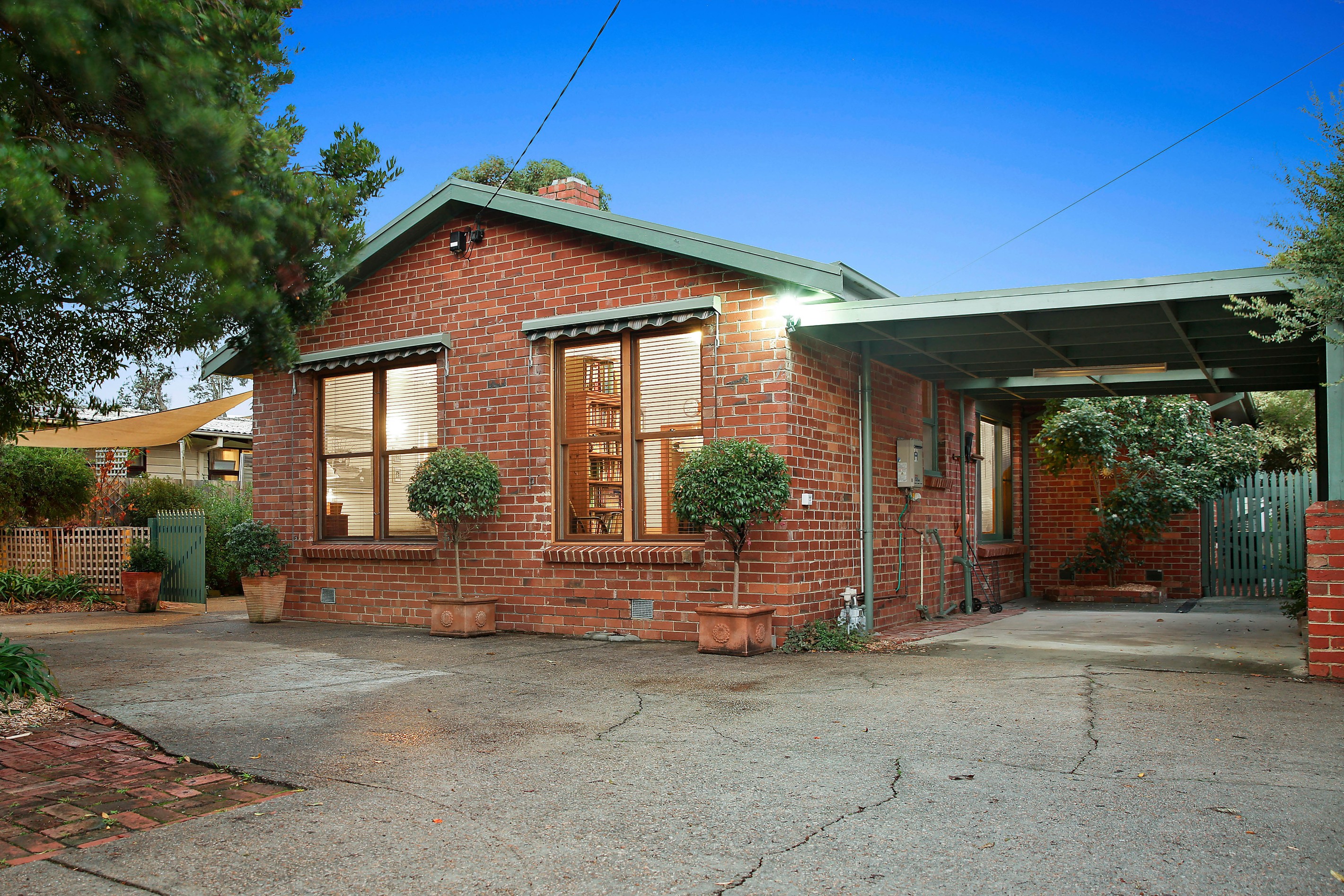 27 Kananook Avenue, Seaford, VIC 3198