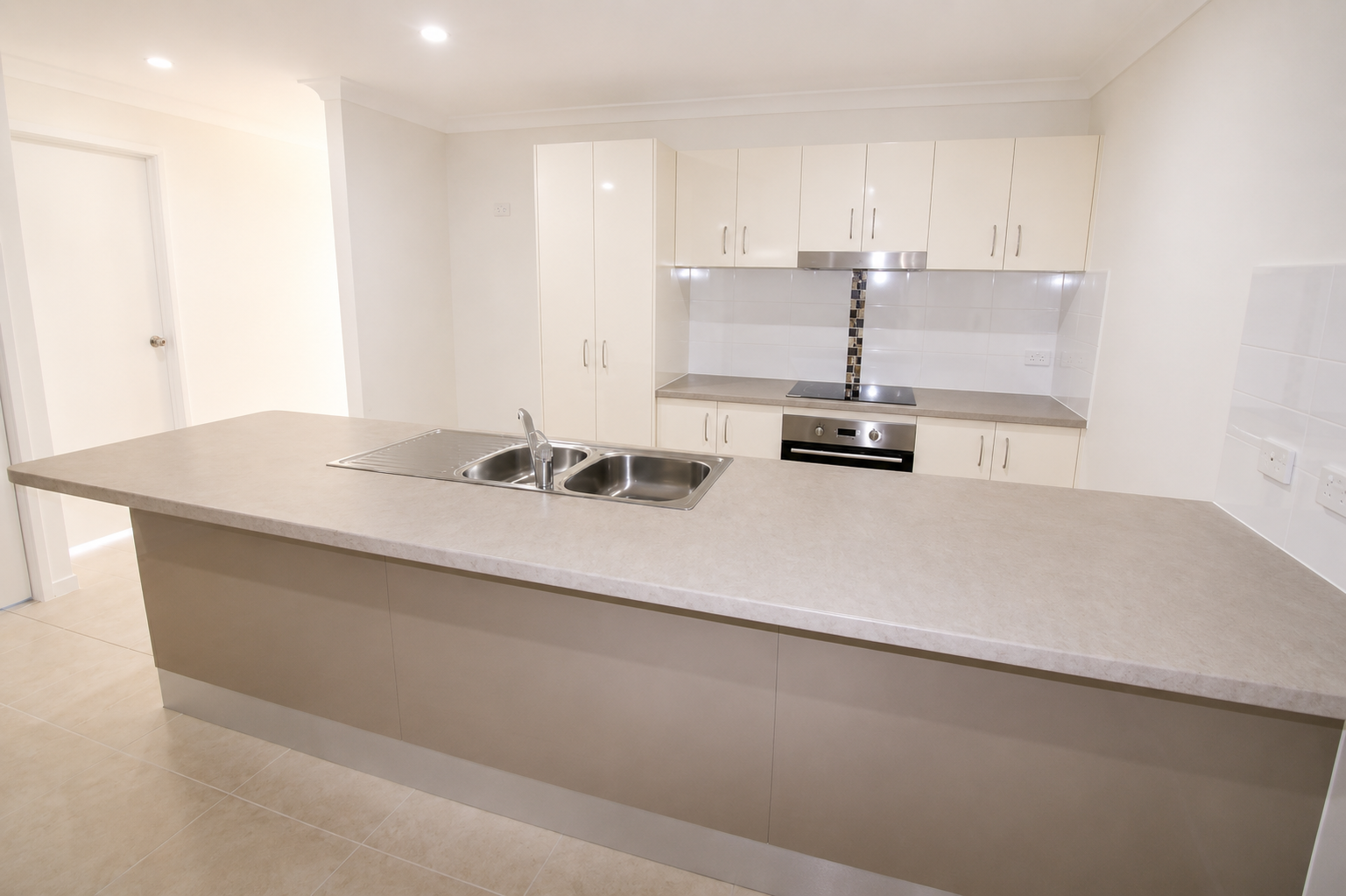 6 Speargrass Parade, Mount Low, QLD 4818