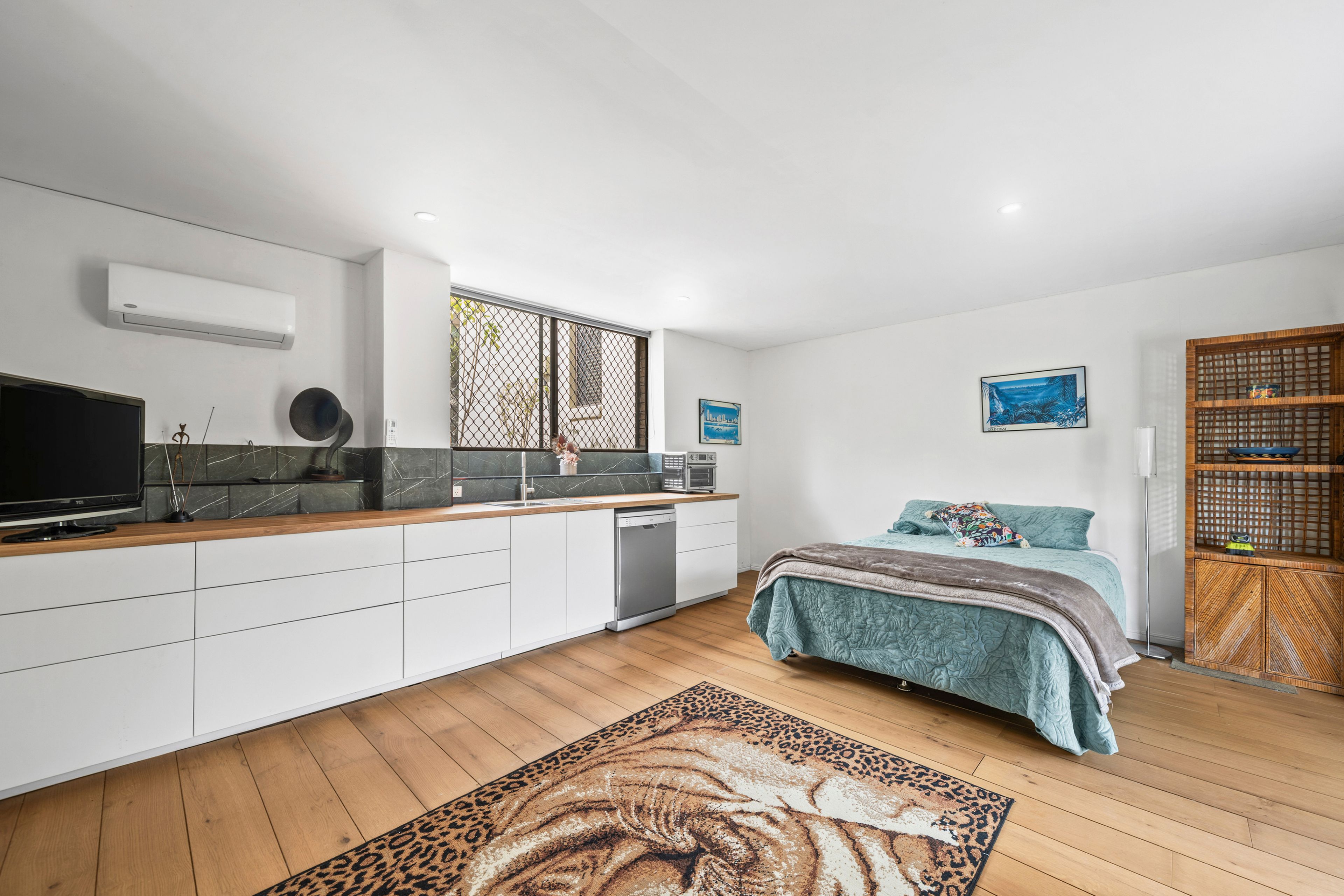41 Helensvale Road — photo 19 of 30