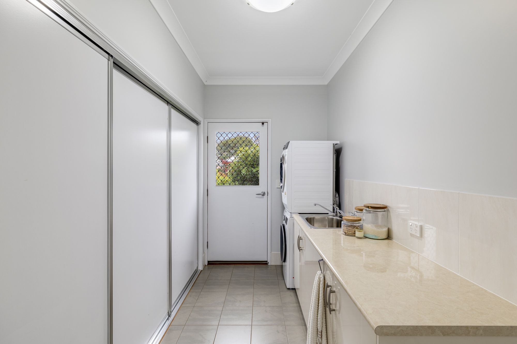 181 Nelson Street — photo 13 of 22