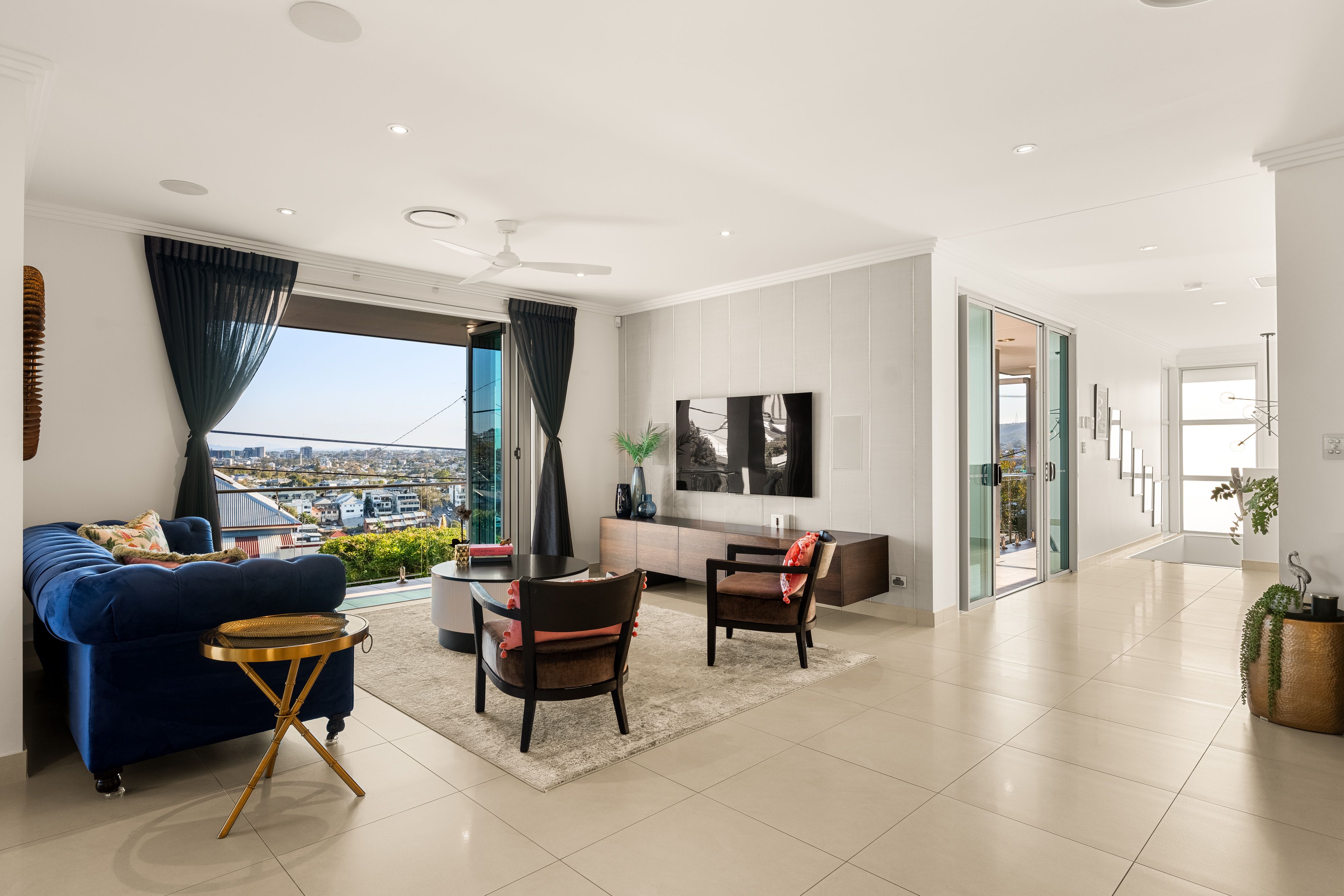 67 Upper Cairns Terrace — photo 7 of 24