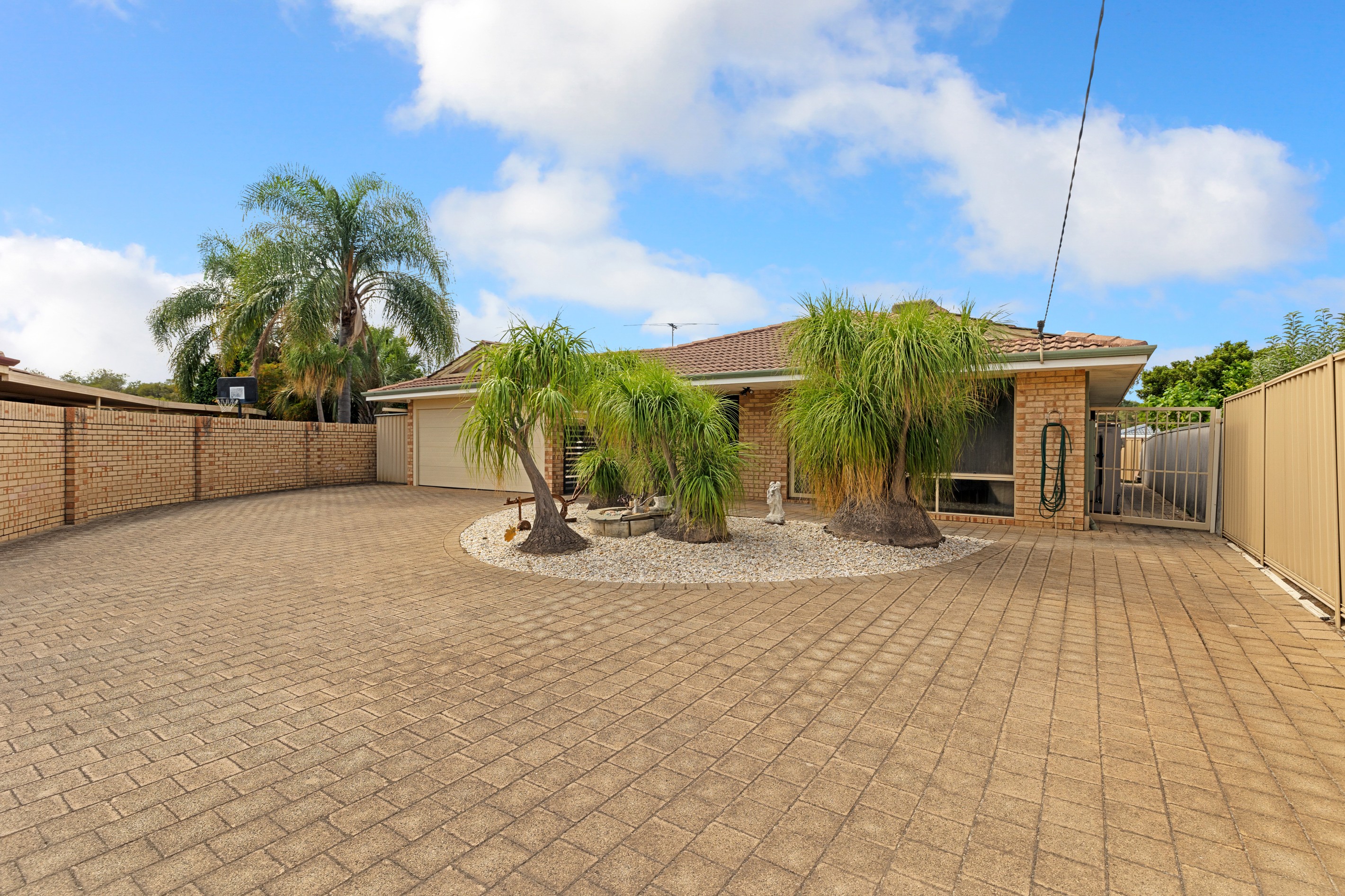 9 Perren Place, East Cannington, WA 6107