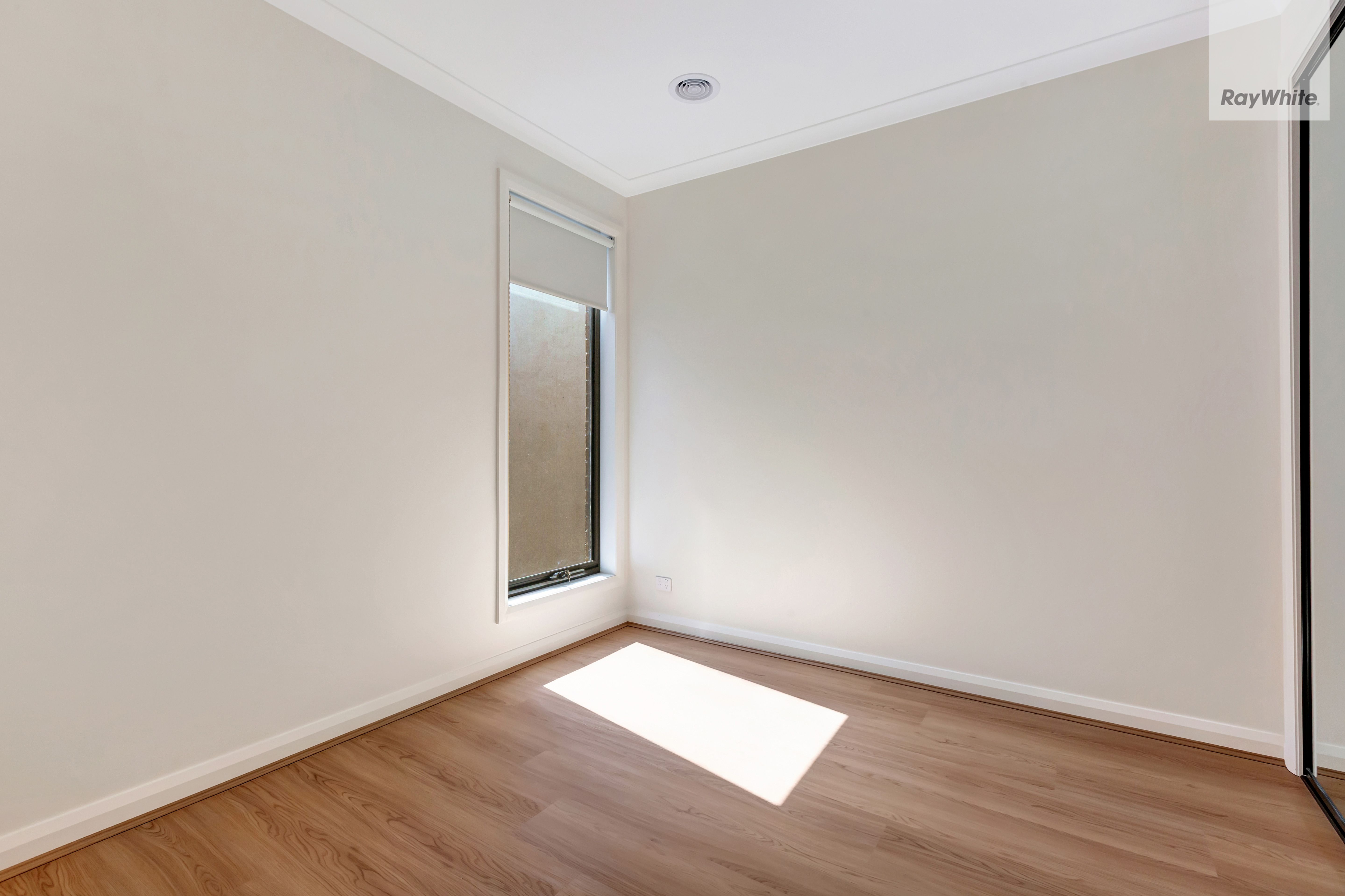 20 Rind Crescent — photo 10 of 13