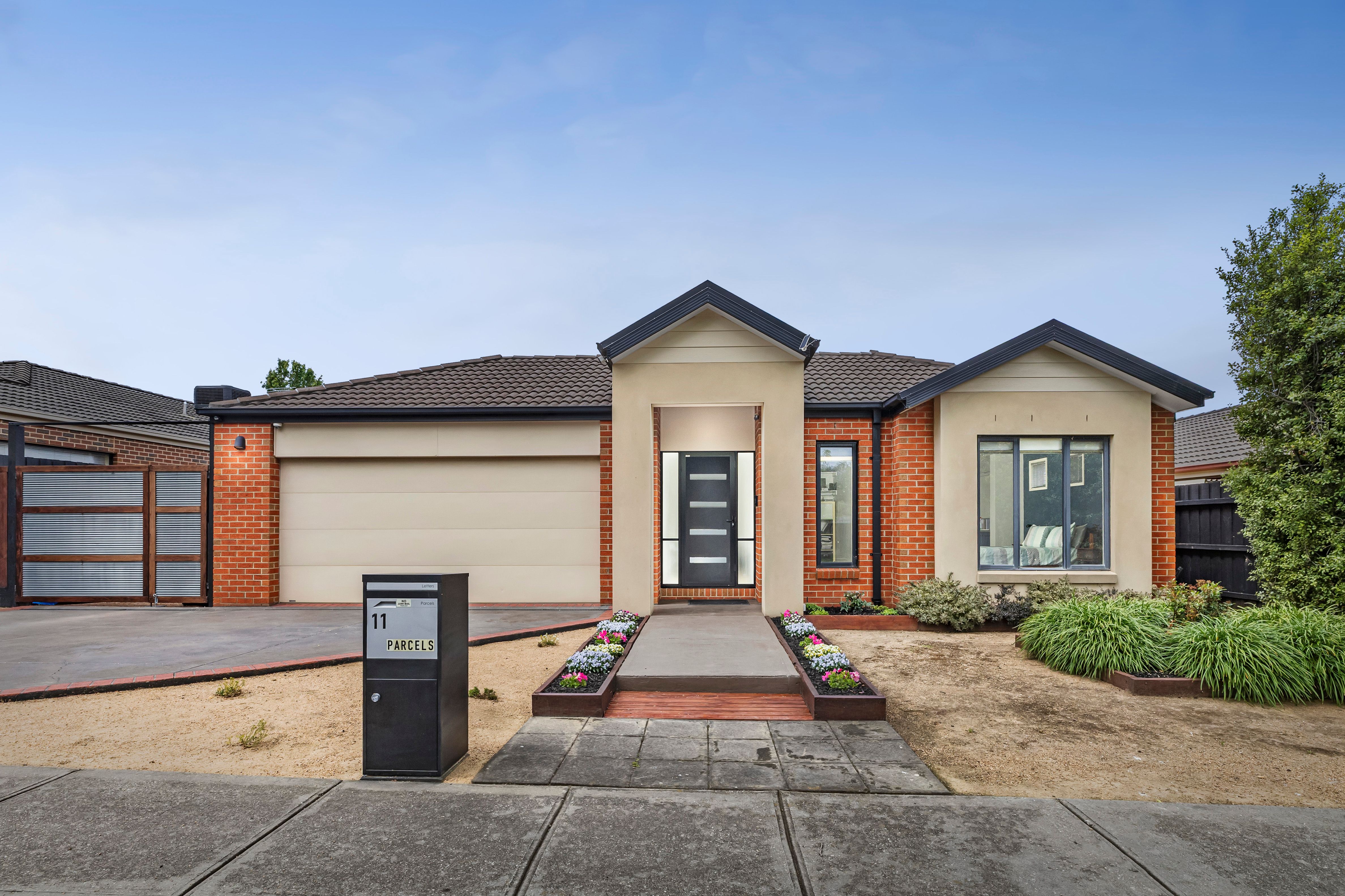 11 Mccabe Crescent , Sunbury VIC 3429