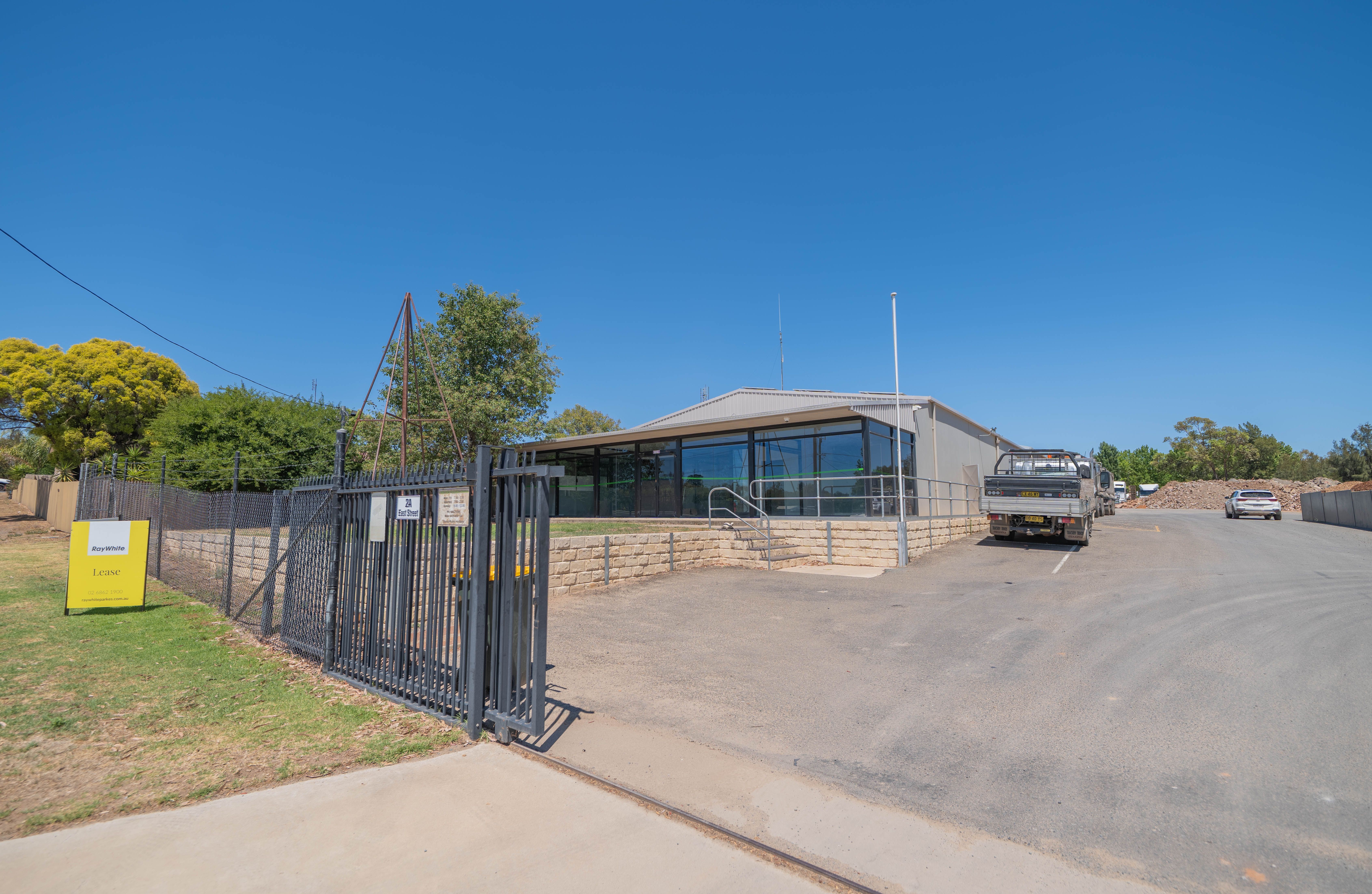2 East Street, Parkes, NSW 2870