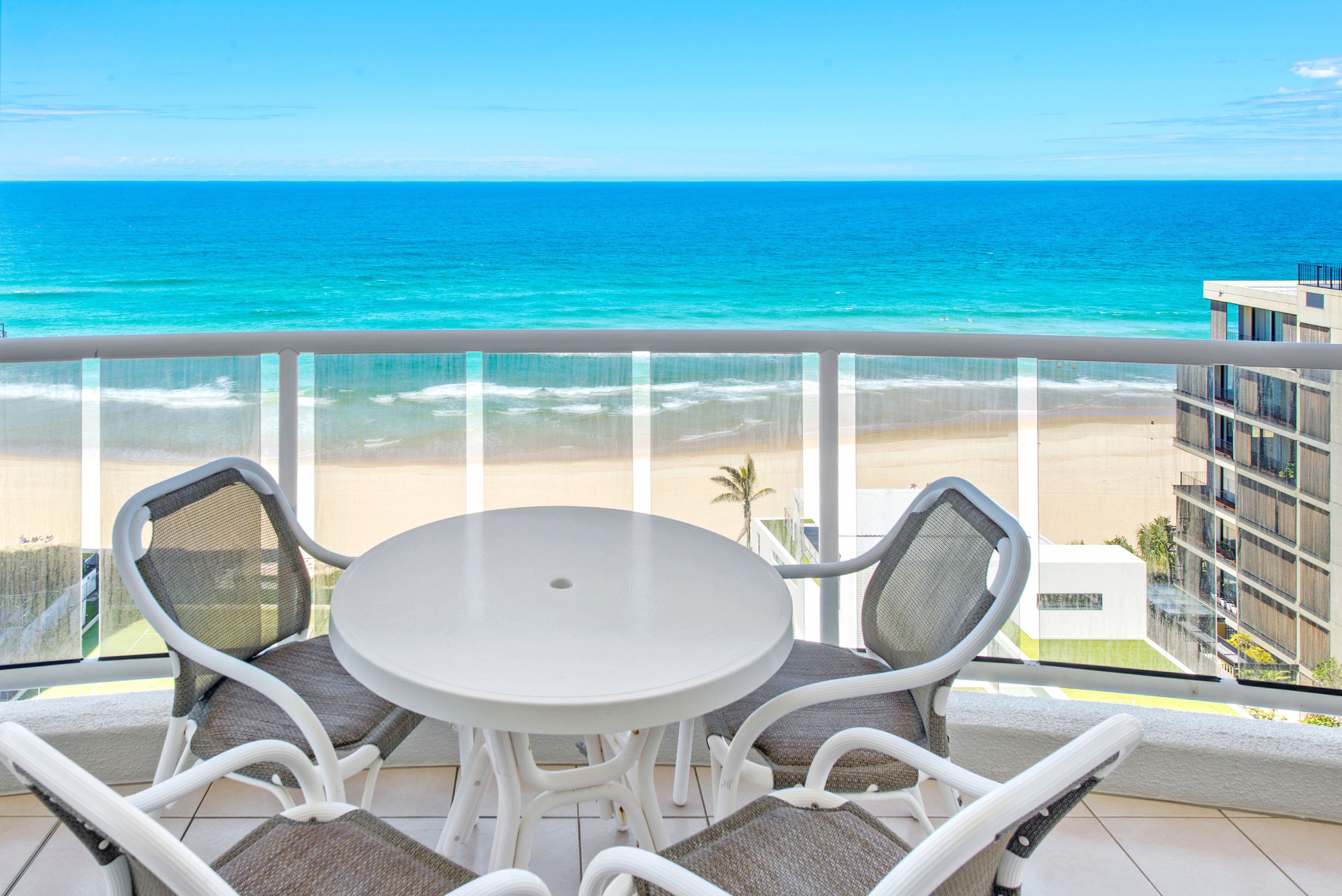 59 Pacific Street, Main Beach QLD 4217
