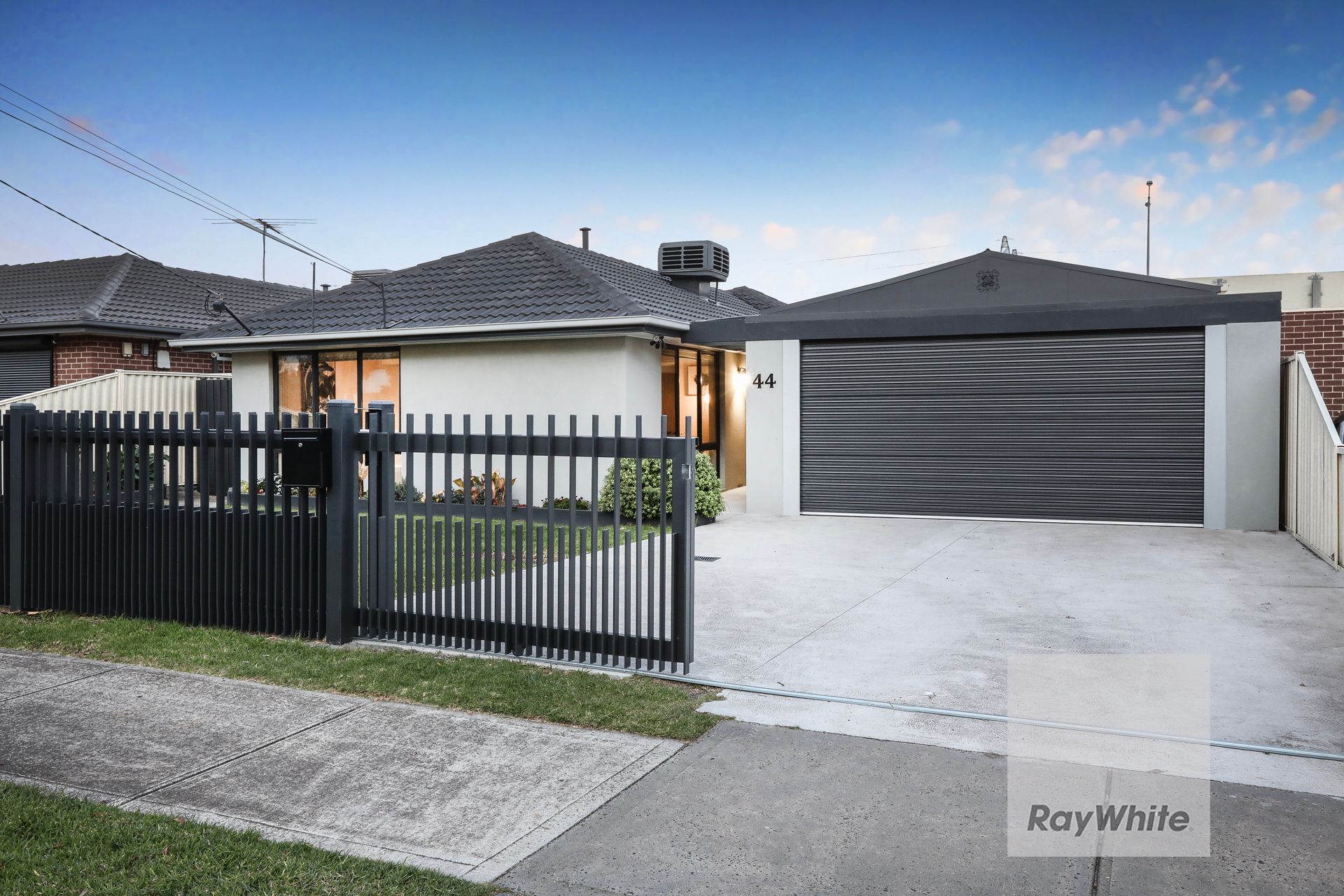 44 Lenoak Street, Gladstone Park, VIC 3043