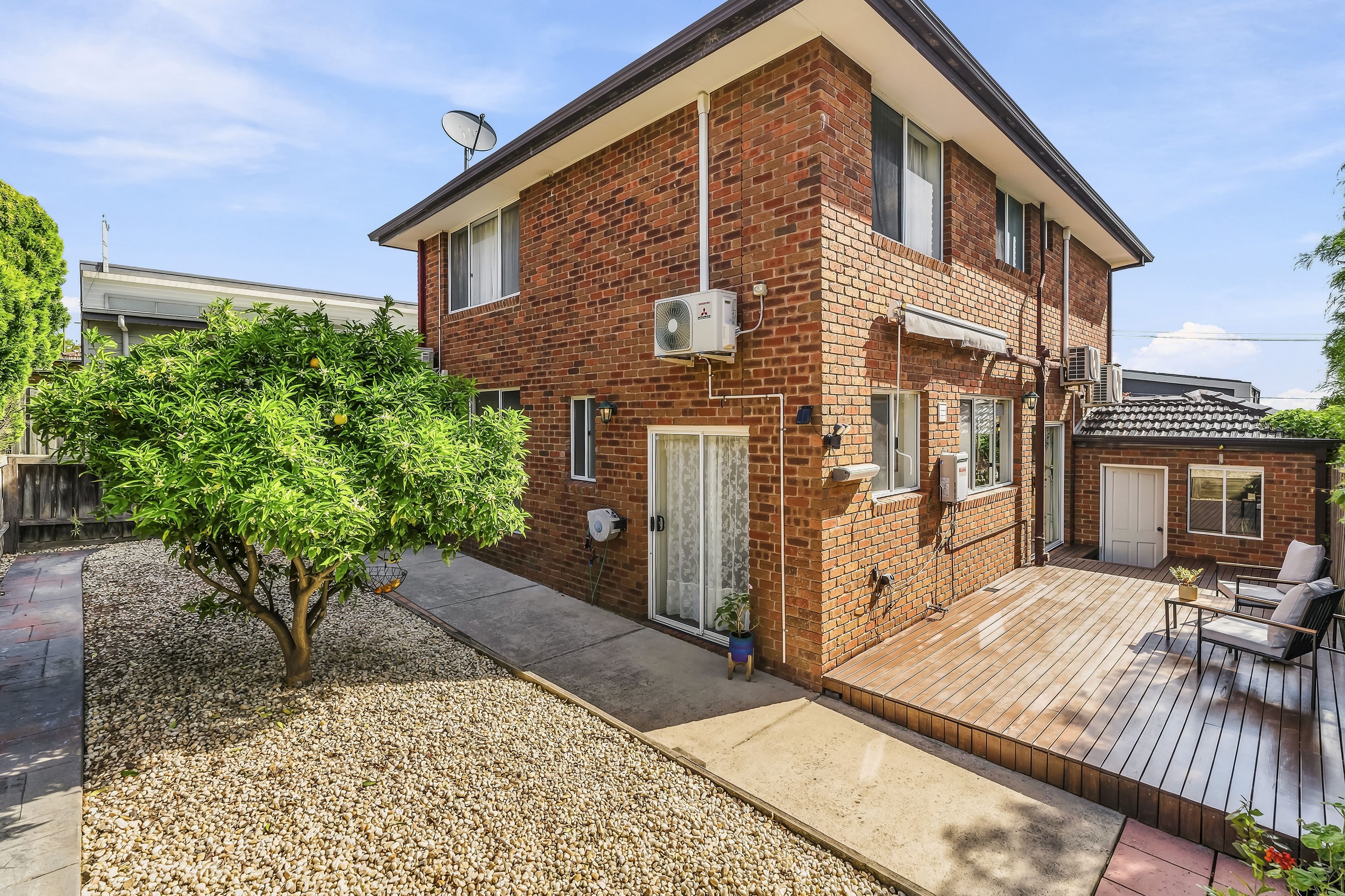 1/10 Winifred Street — photo 9 of 10
