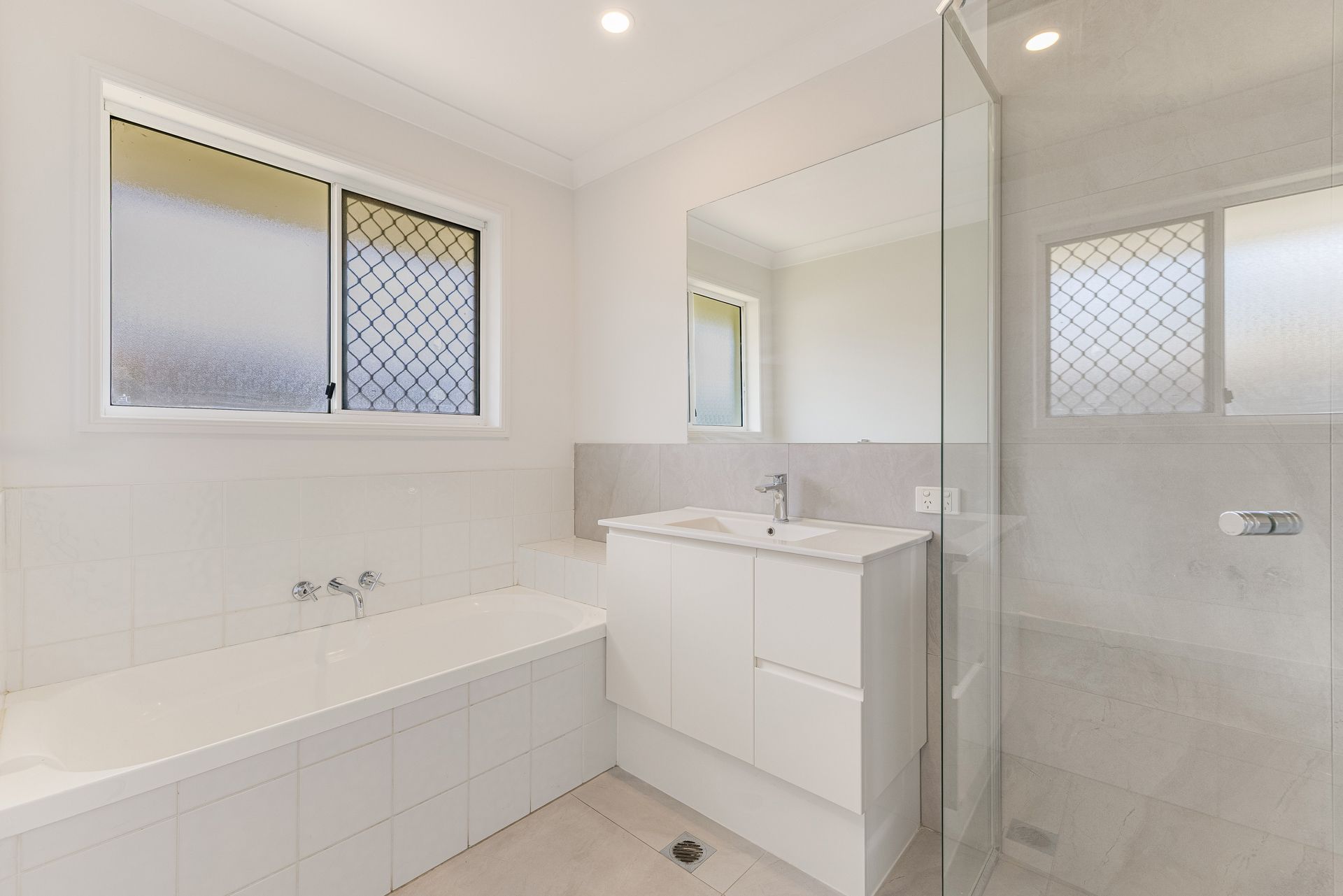 34 Bernheid Crescent — photo 10 of 14