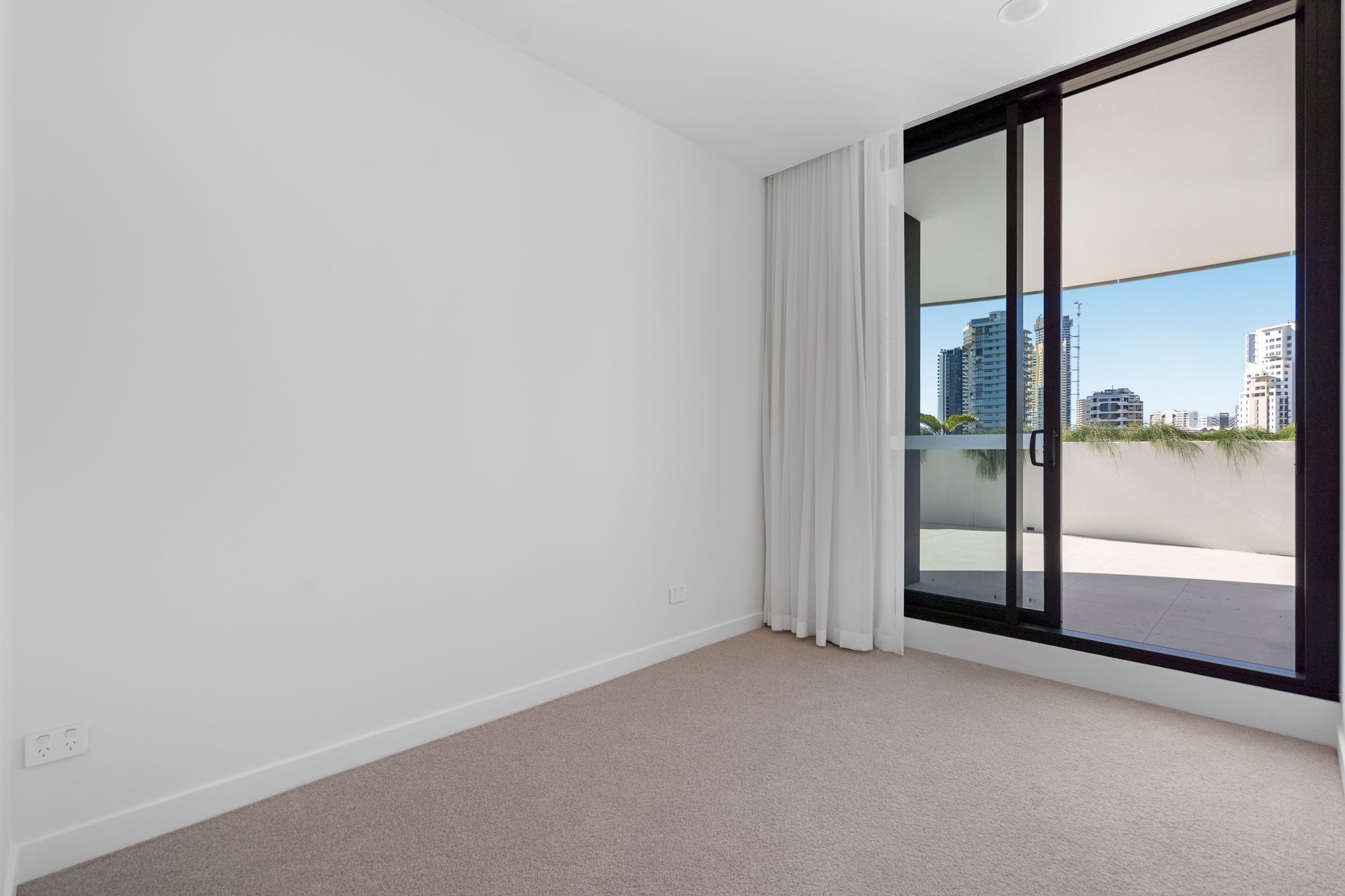 202/38 Stanhill Drive — photo 9 of 12