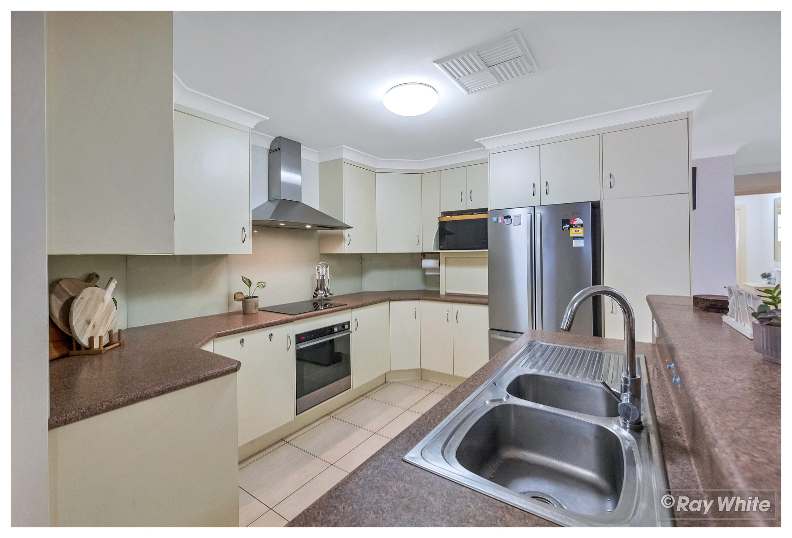 4 Ferndale Place, Norman Gardens, QLD 4701