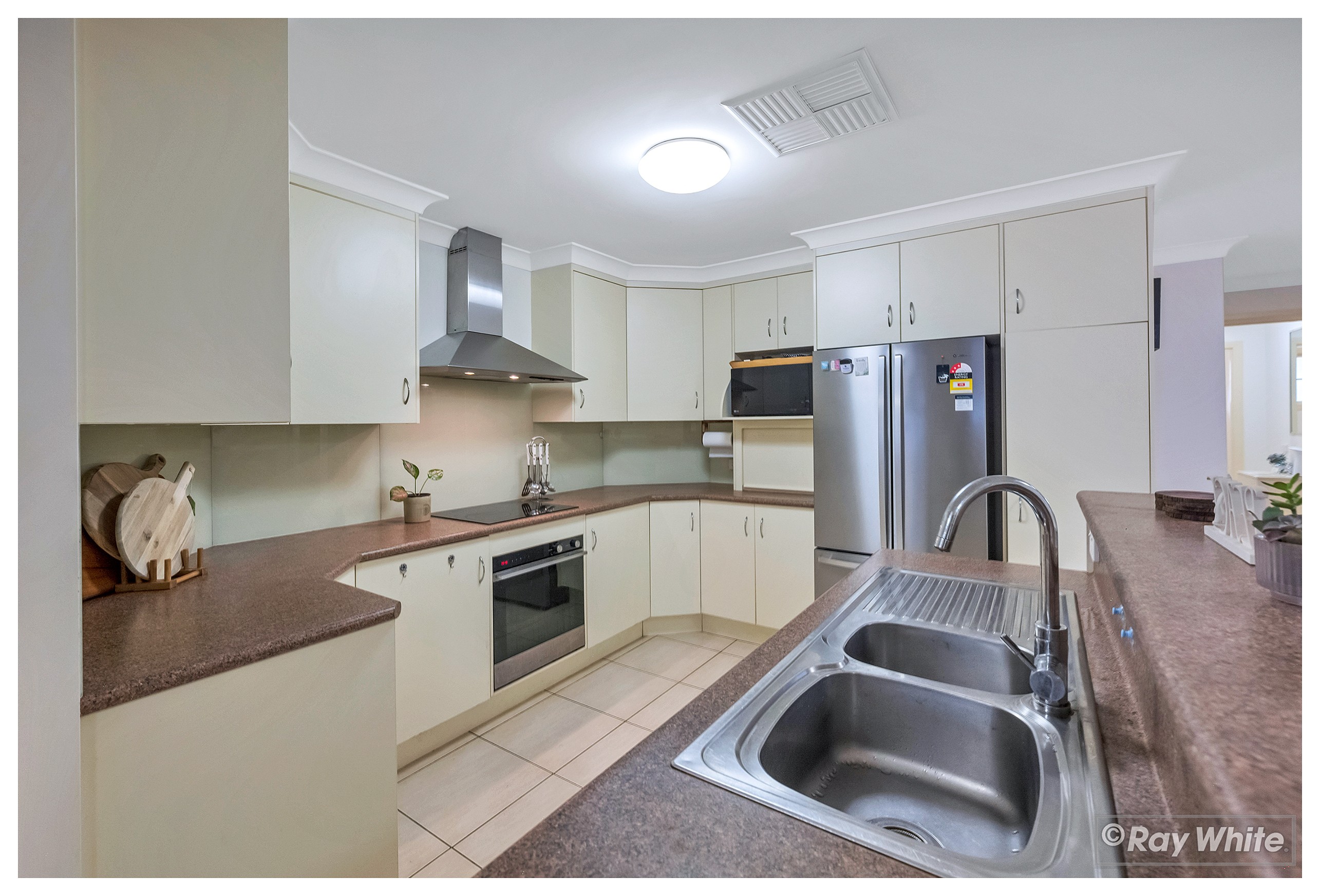 4 Ferndale Place, Norman Gardens, QLD 4701