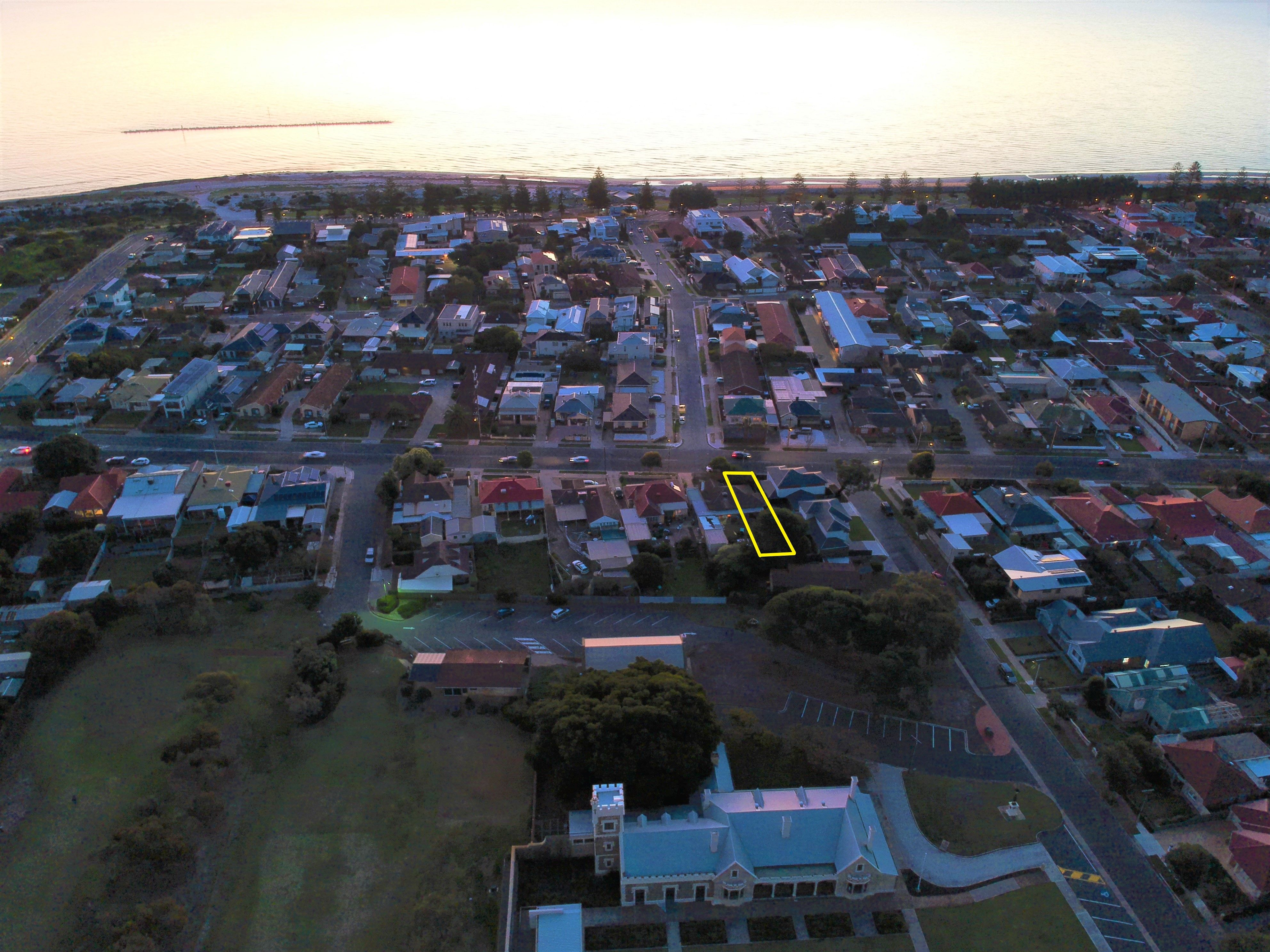 32 Military Road, Semaphore South, SA 5019