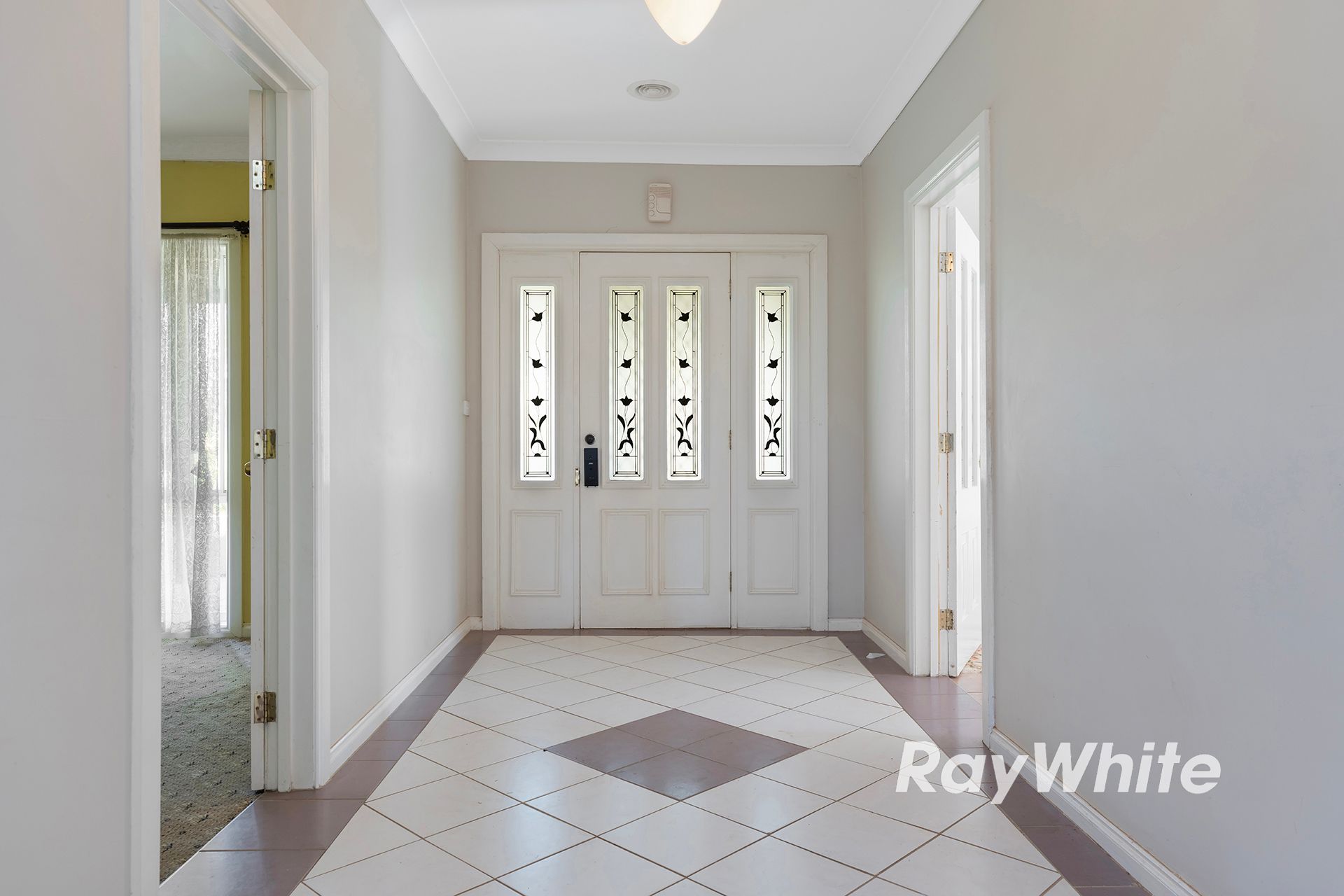 1 Winbi Avenue — photo 3 of 27