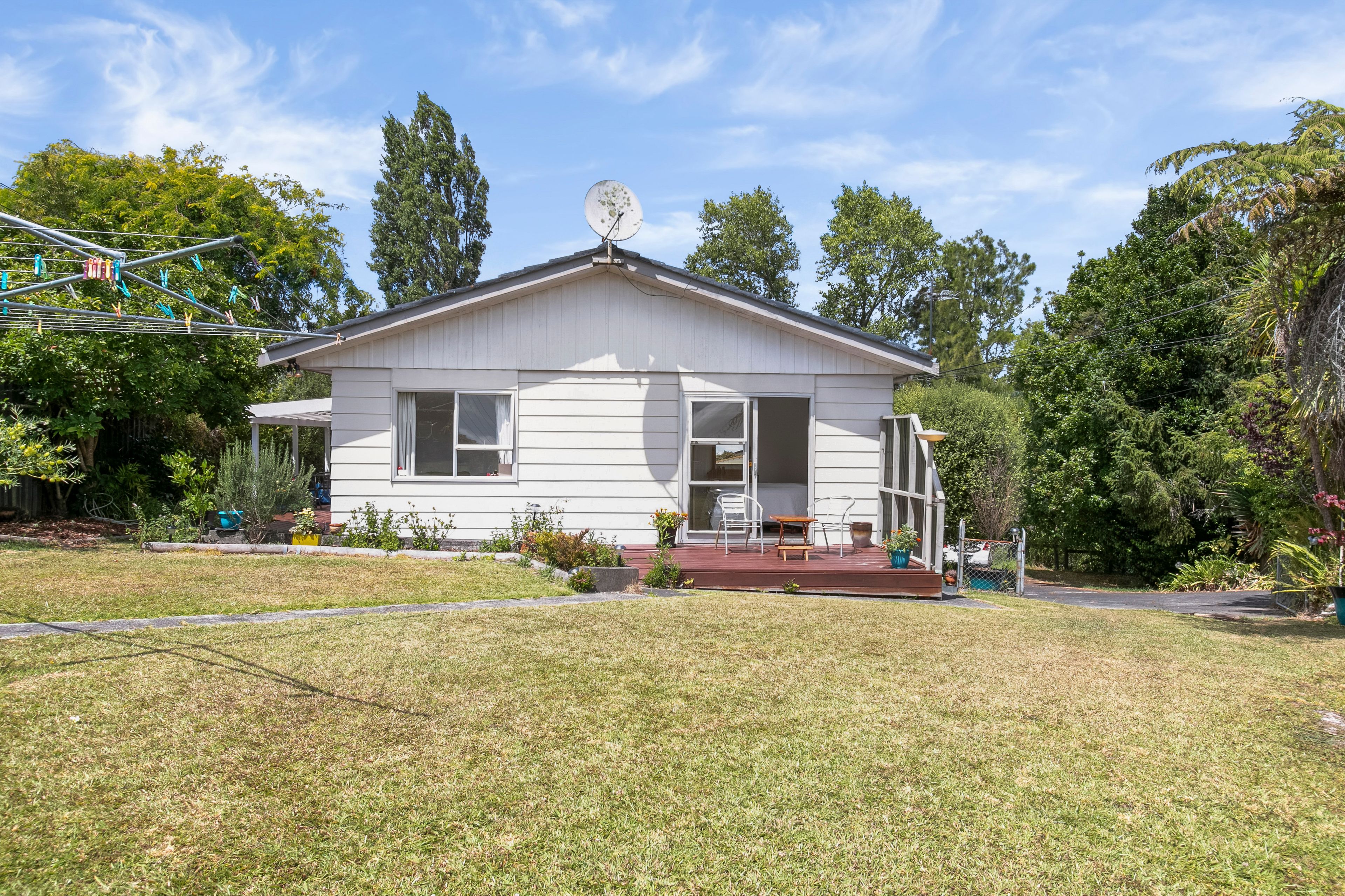 8A Wattle Road, Sunnyvale, Waitakere City