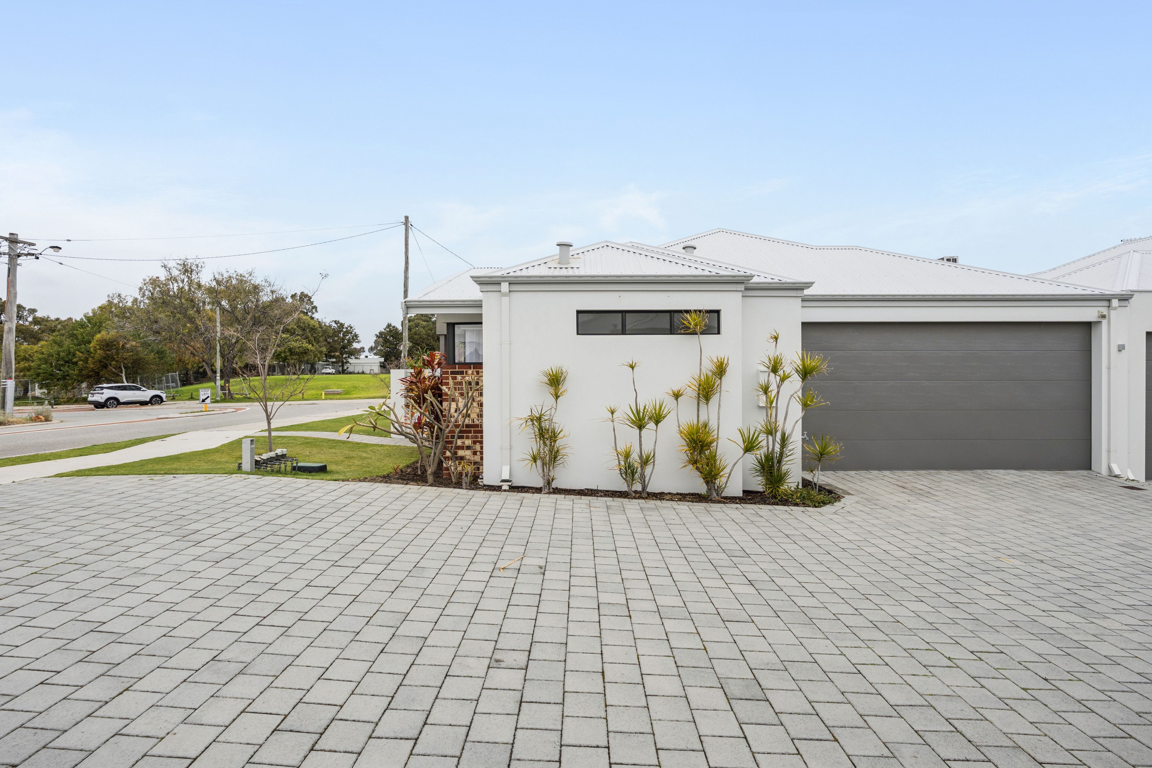 1/8 Koombana Way — photo 22 of 27