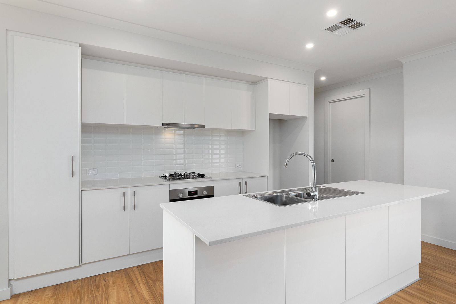 328 Brighton Road — photo 3 of 10