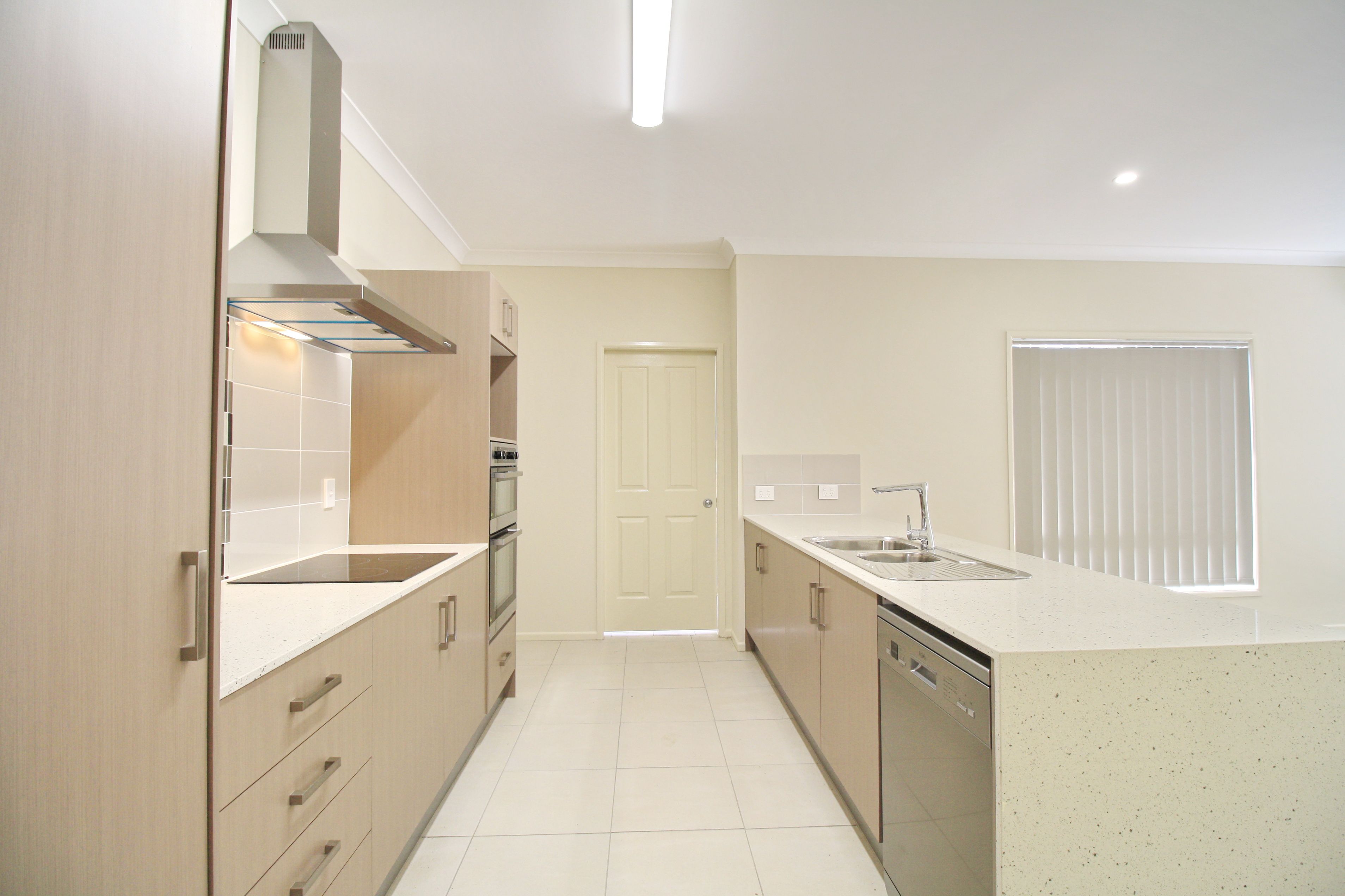 92 Steamer Way, SPRING MOUNTAIN, QLD 4300