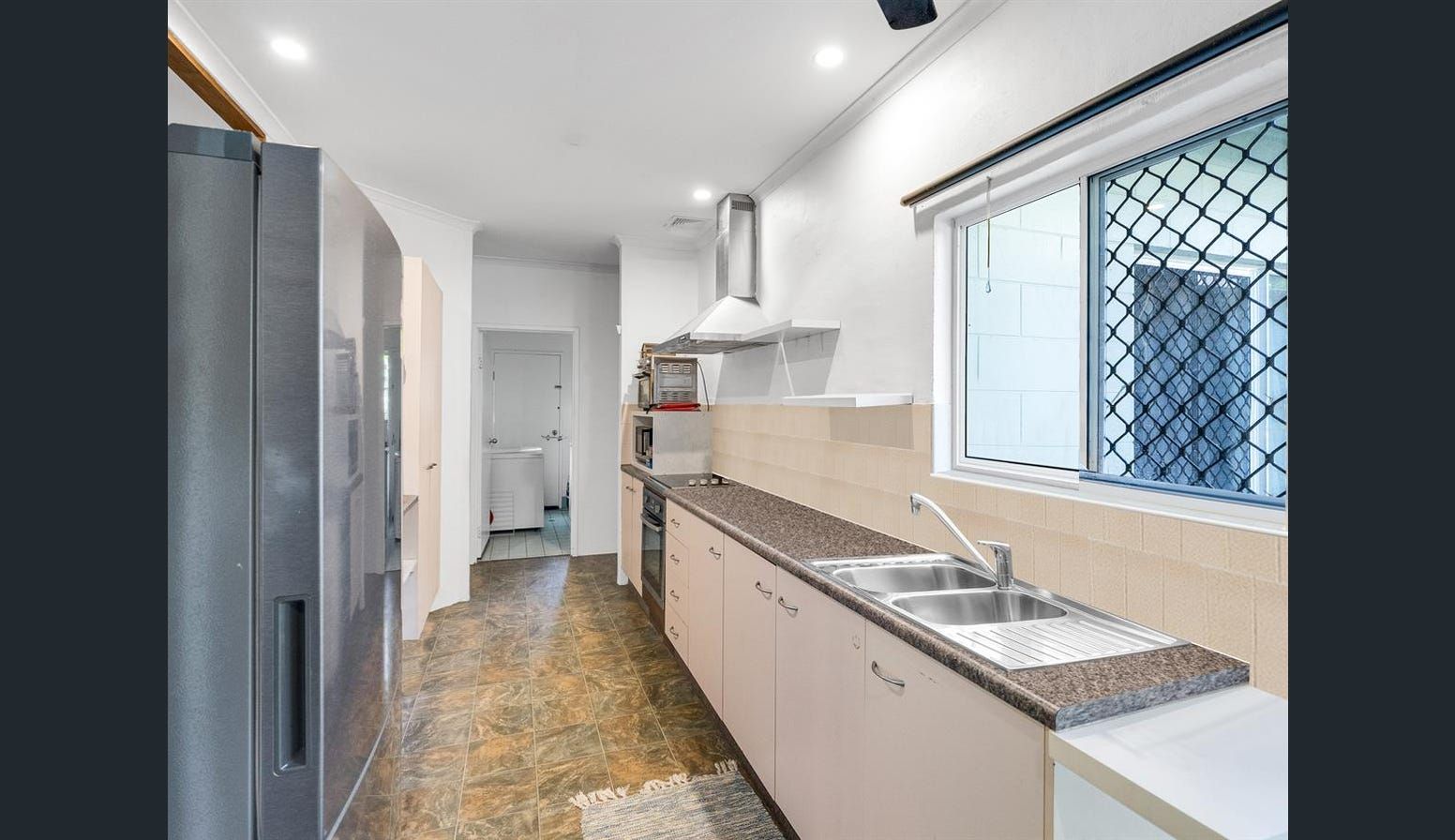 24 Saw Street, Machans Beach, QLD 4878