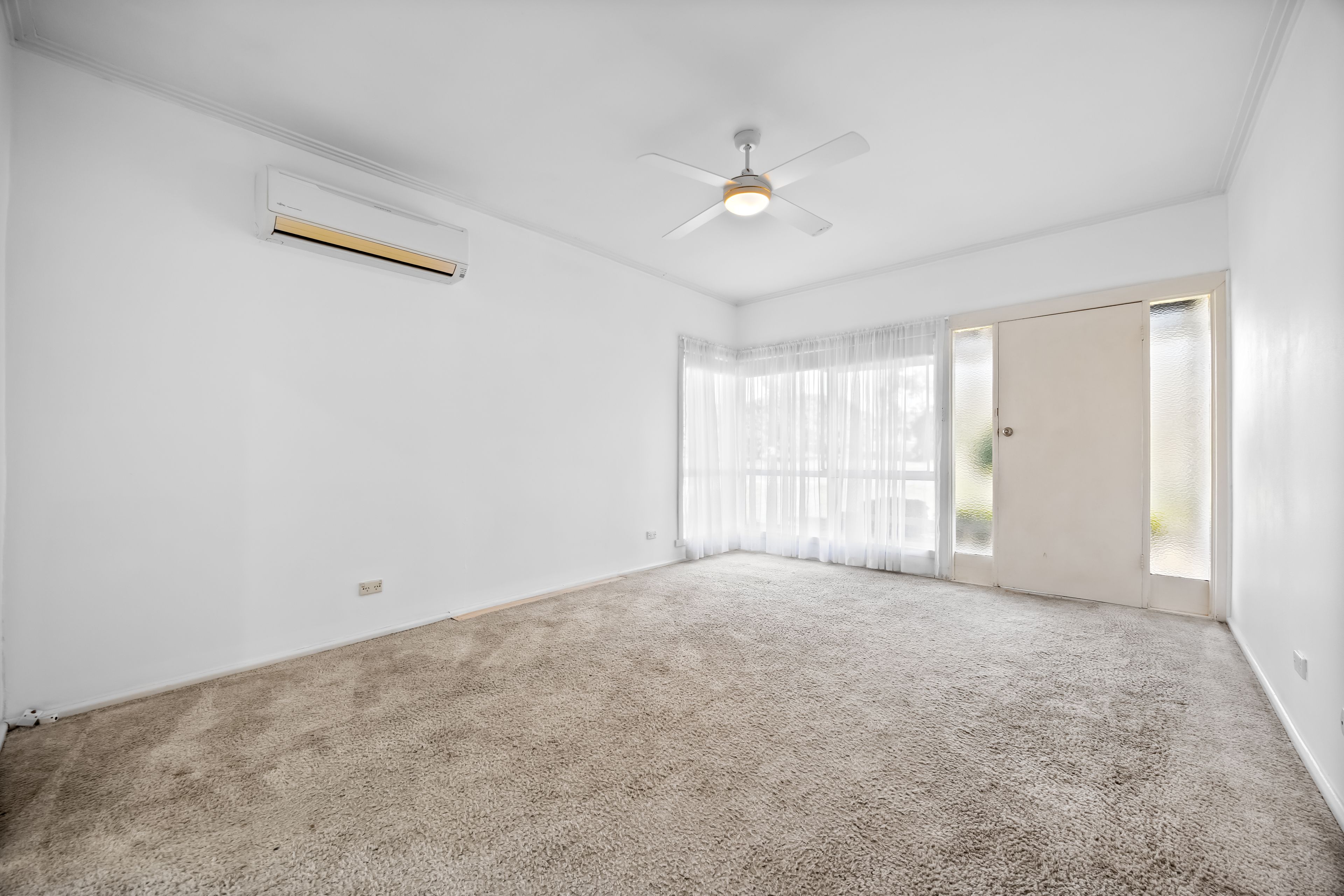 18 Acacia Avenue — photo 9 of 23