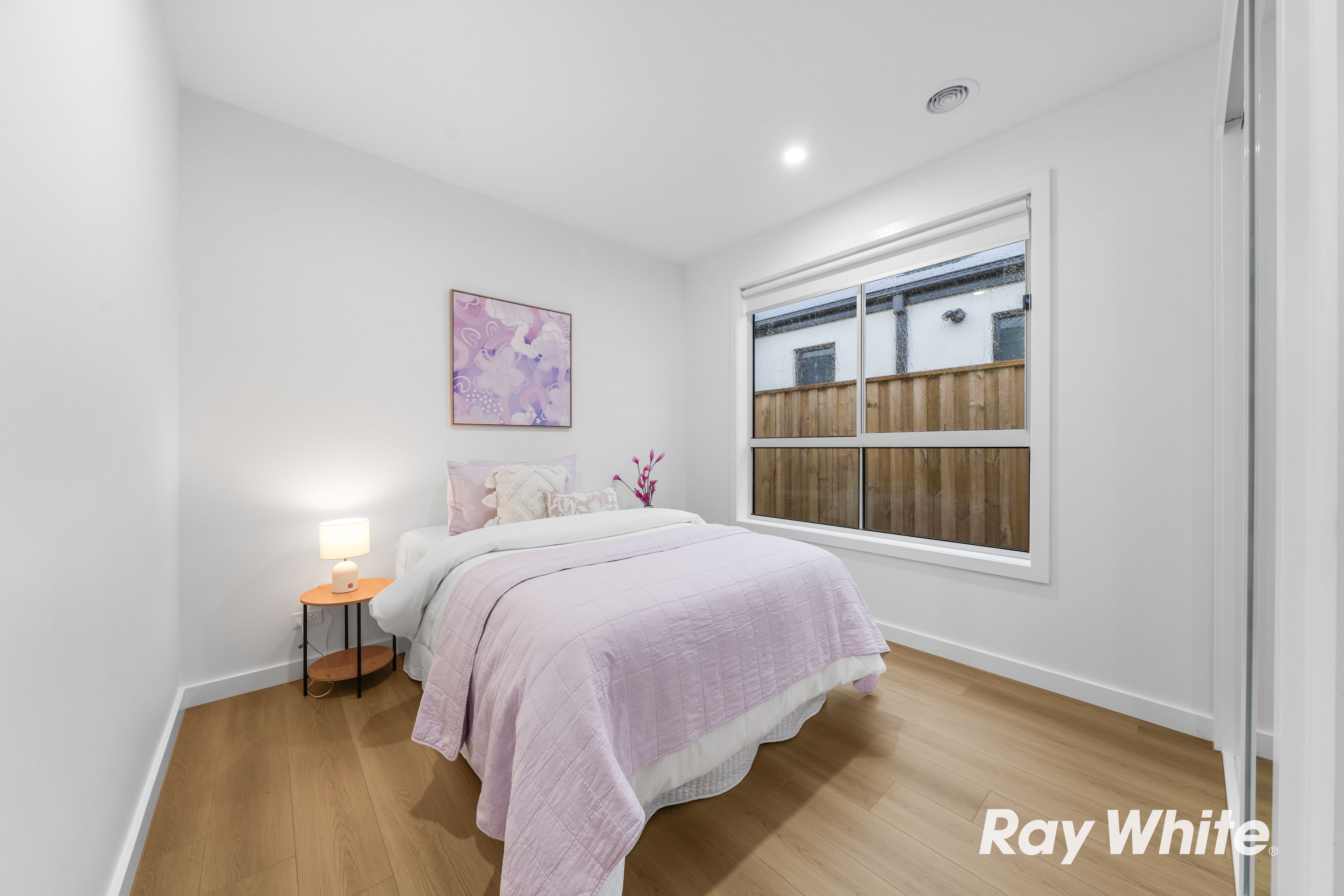 35 Wicklow Crescent — photo 7 of 11