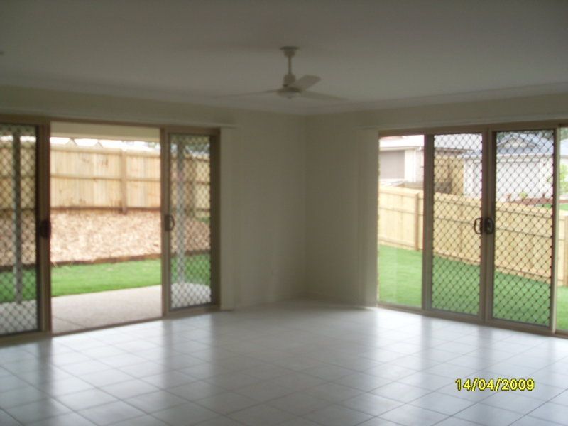 12 Siffleet Street, Bellbird Park, QLD 4300