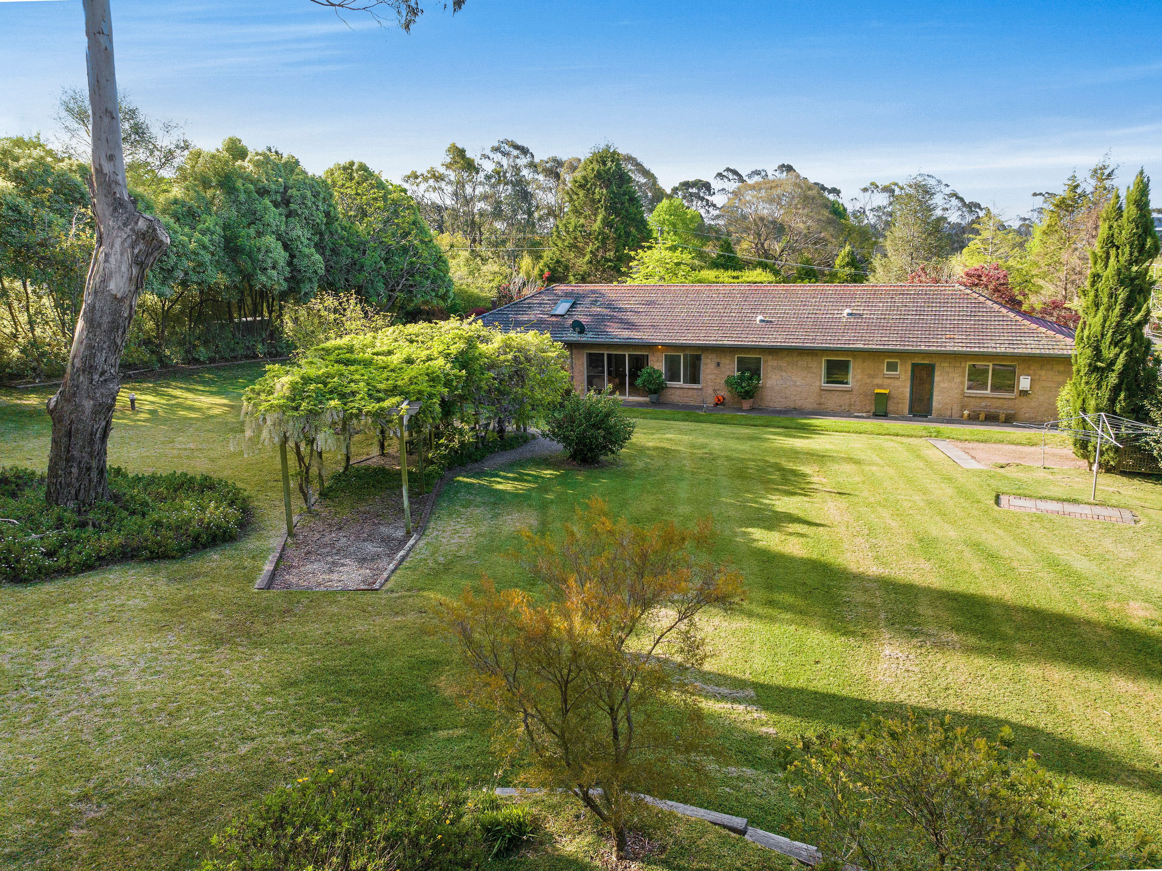 5 Farnborough Drive, Moss Vale, NSW 2577