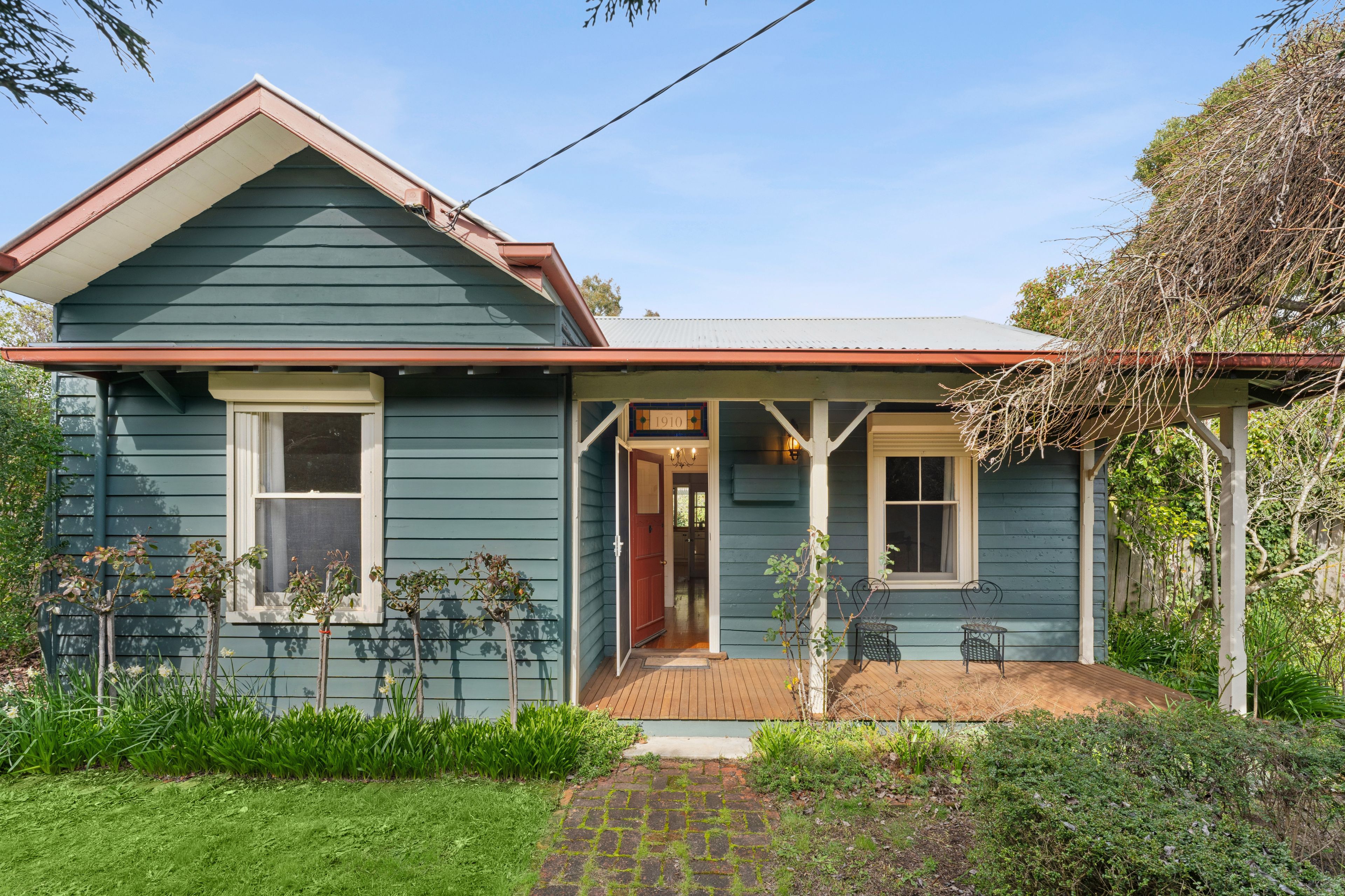 14 Sturt Street — photo from Ray White Kyneton