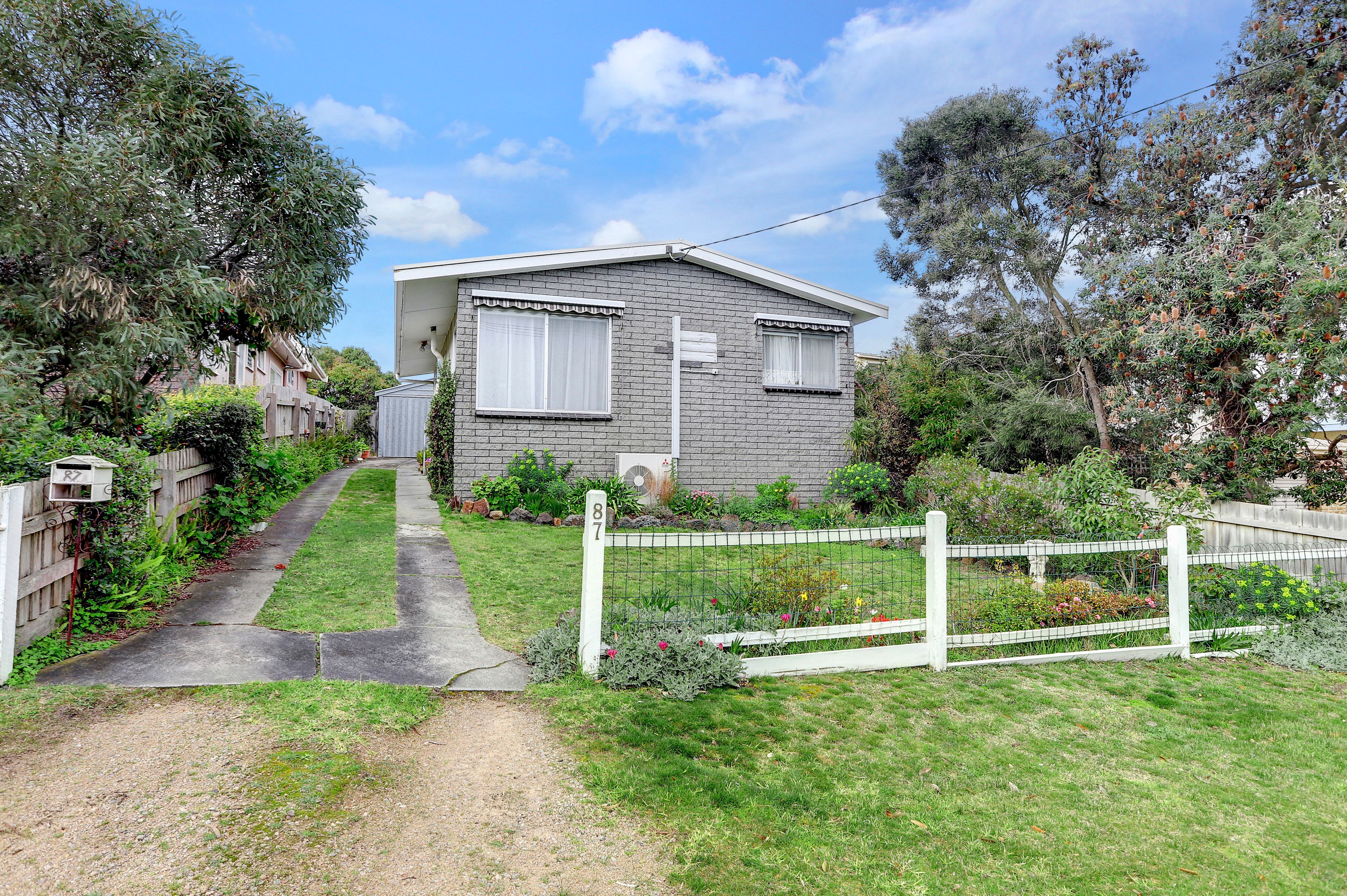 87 Fourth Avenue, Rosebud, VIC 3939