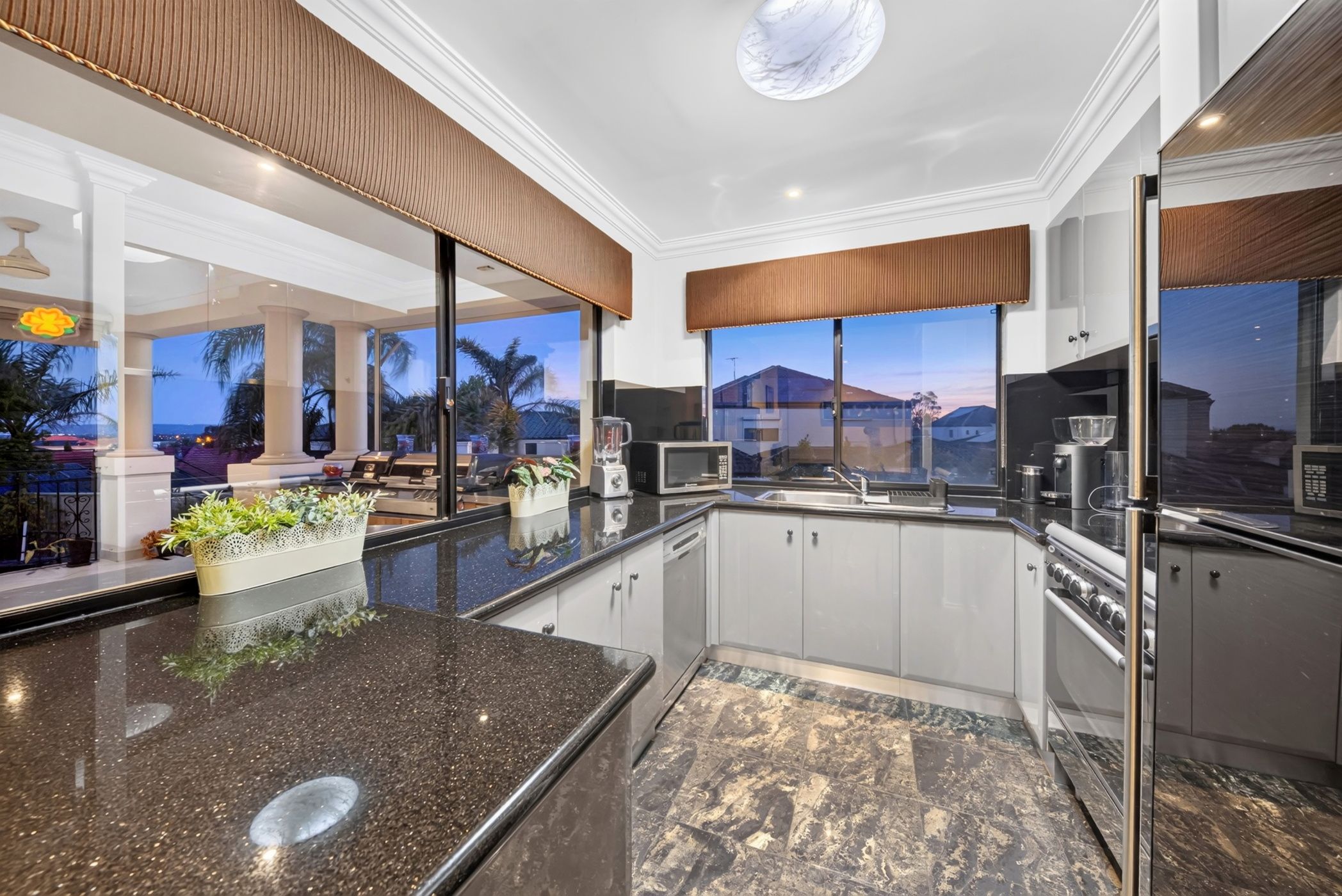 A Grand Entertainer with Endless Views — photo 25 of 30