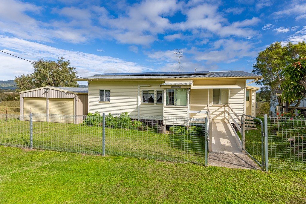 21 Ridge Street, Kilcoy, QLD 4515