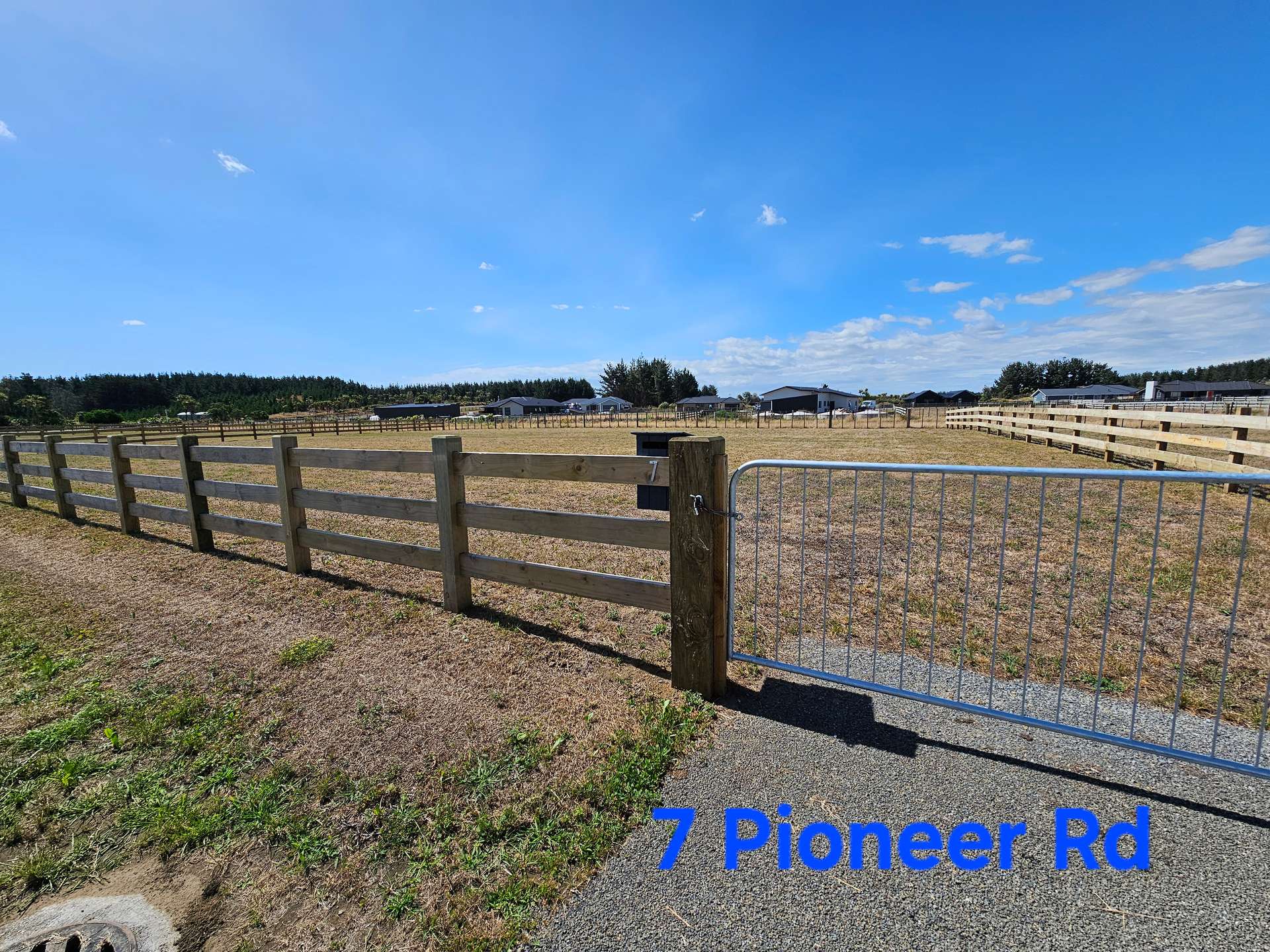 7 Pioneer Road photo 0