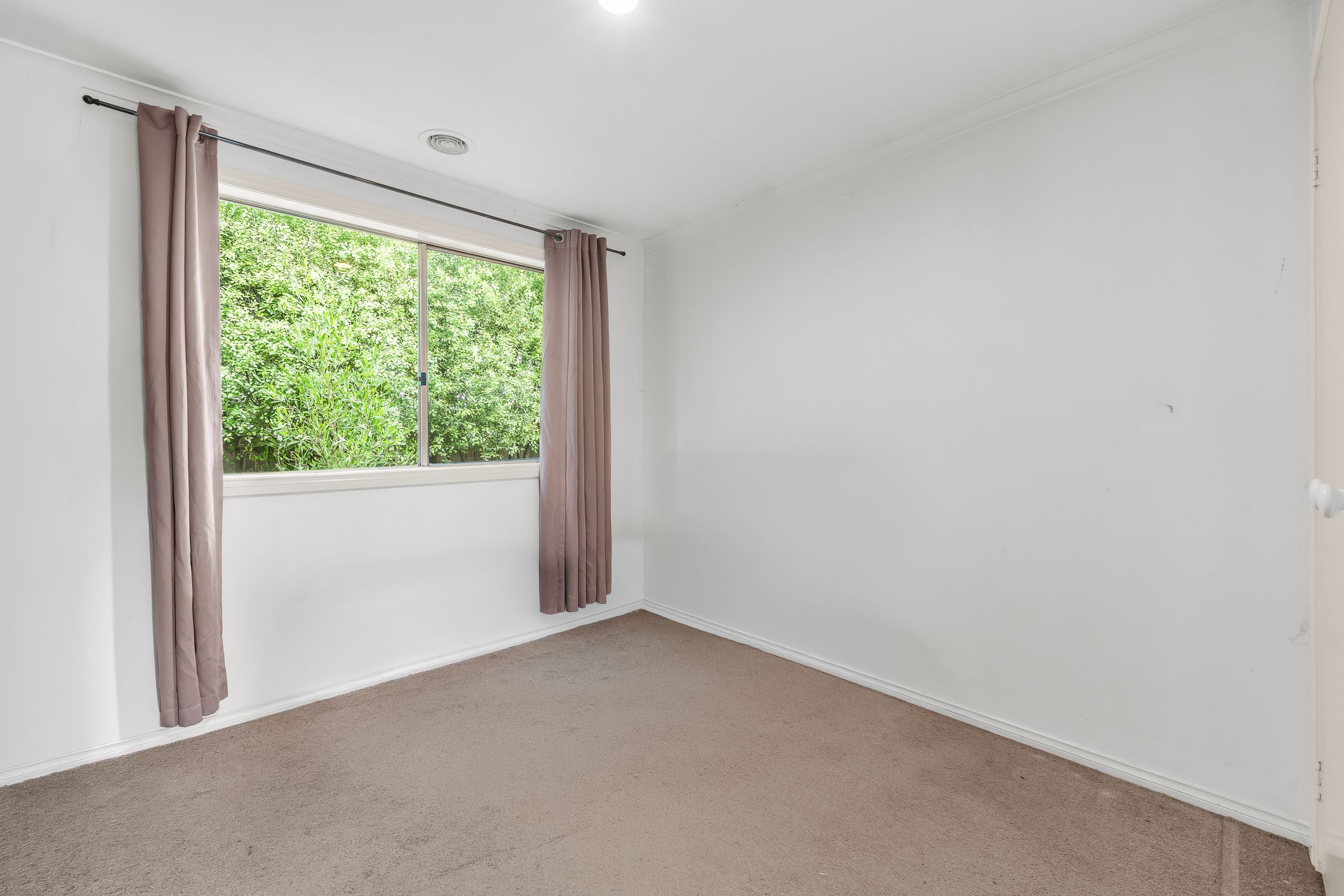 14 Sandalwood Drive — photo 8 of 10