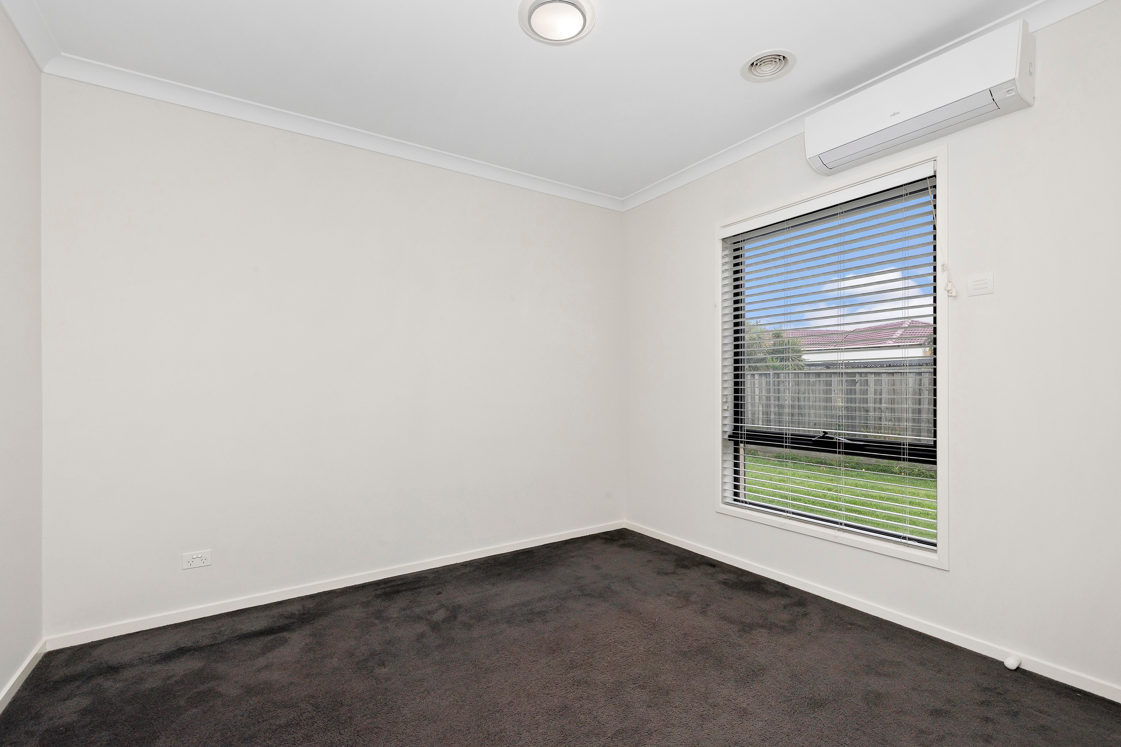 39 Europa Bend — photo 6 of 9