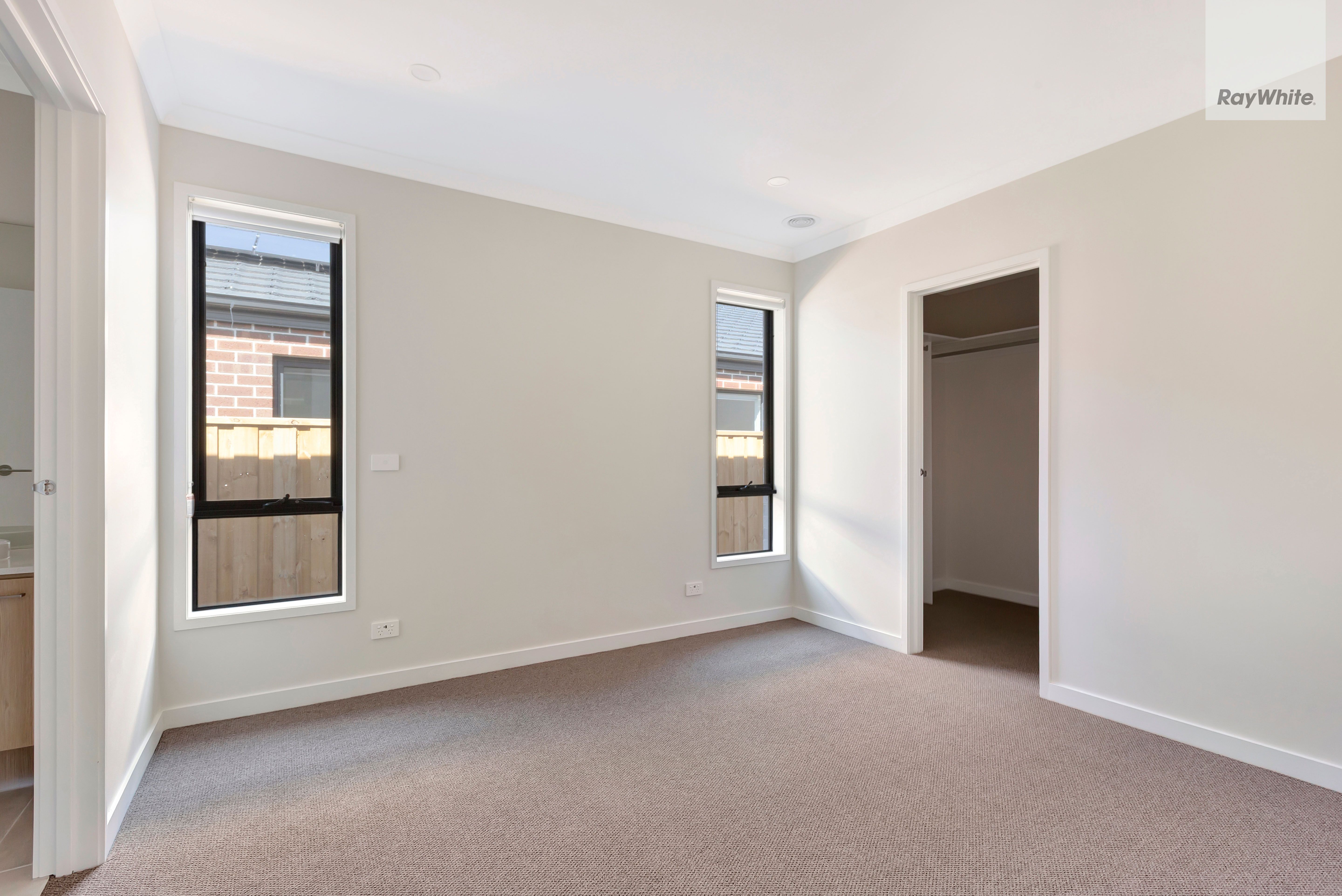 33 Potala Avenue — photo 7 of 12