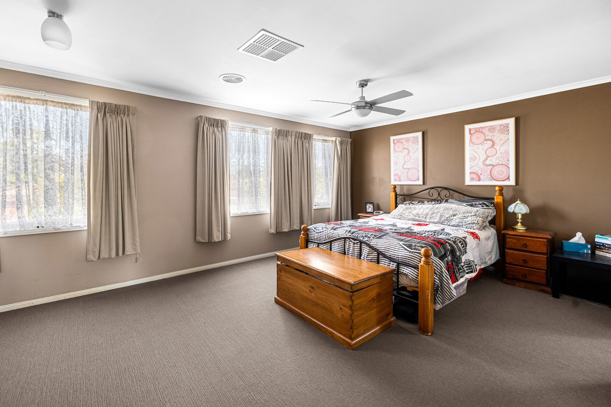 1 Trentham Close — photo 8 of 25